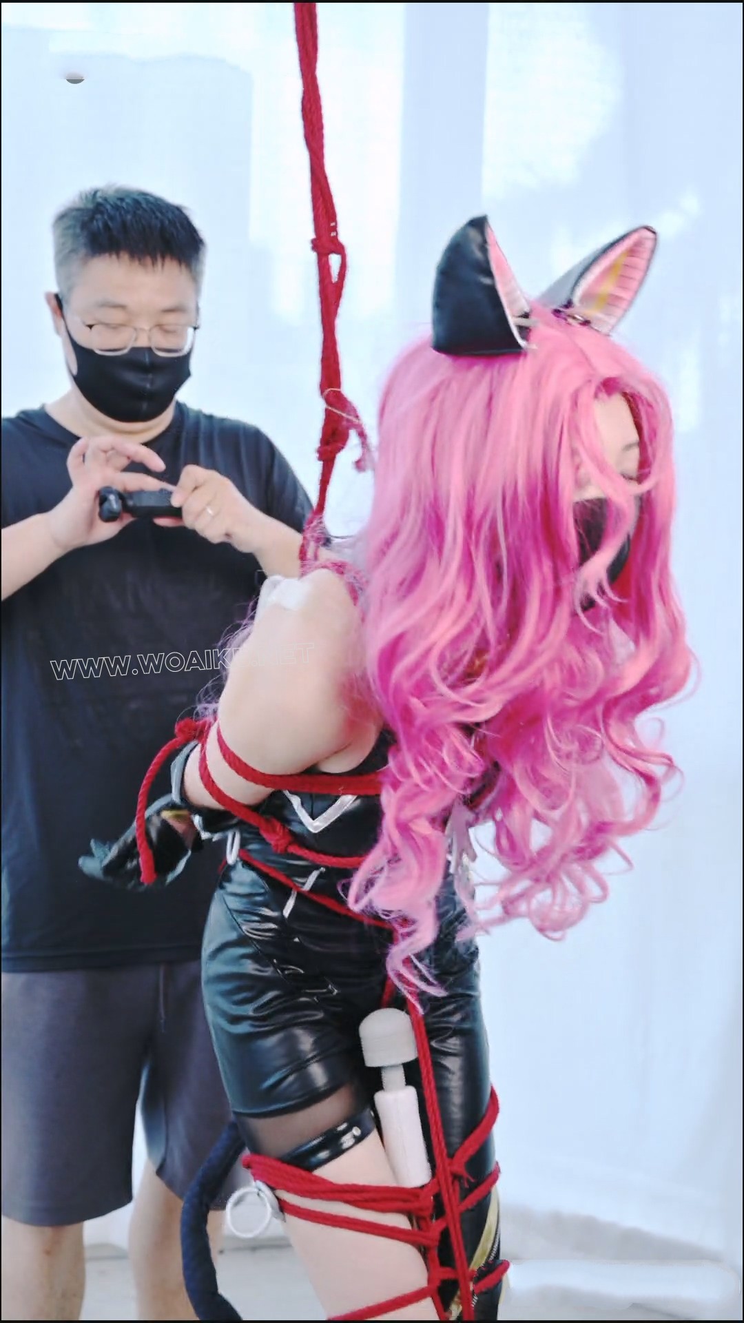 惩戒阿珂1 暗夜猫娘阿珂战败被俘，直立强高，反吊TK，放置凌辱, 捂嘴窒吸 预览图