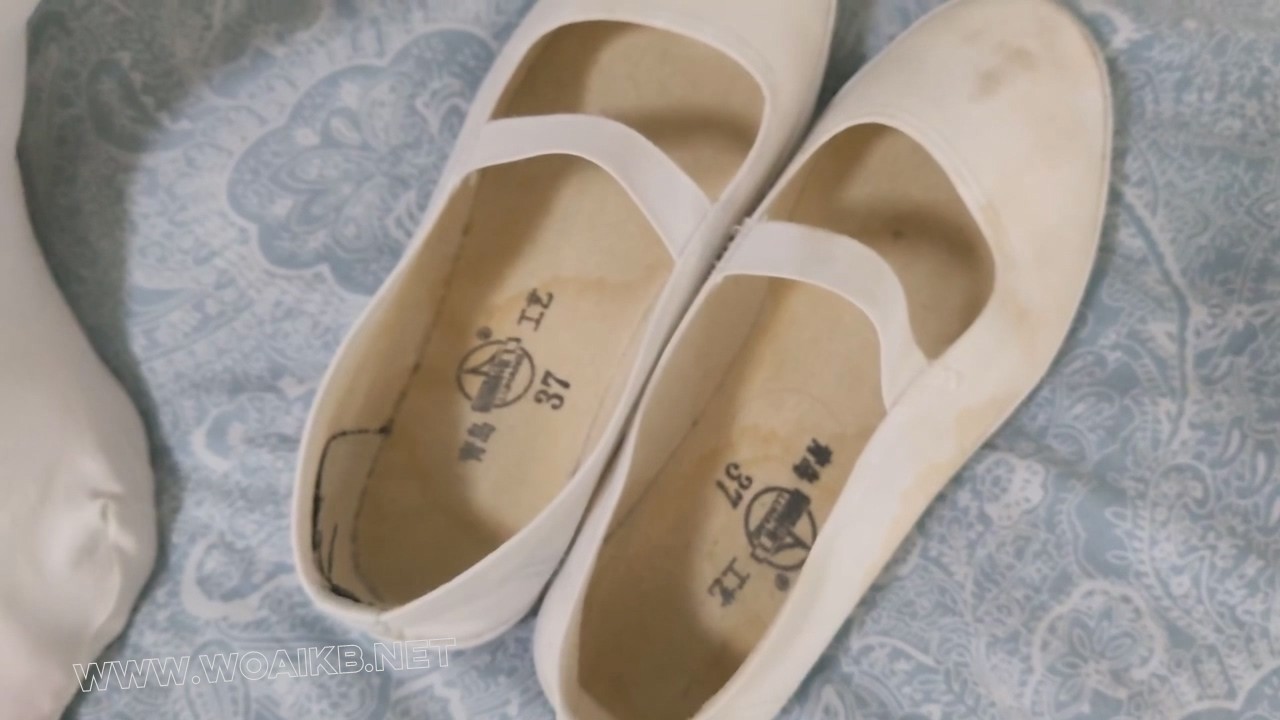 臭脚妹妹【特殊的礼物之邻家学妹】【白丝】【肉丝】 预览图
