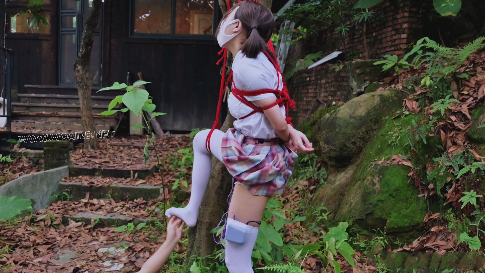 林中少女2 首部户外作品 带你沉浸式体验绑架可爱双马尾JK小姐姐的爽感 林中押解 林 预览图