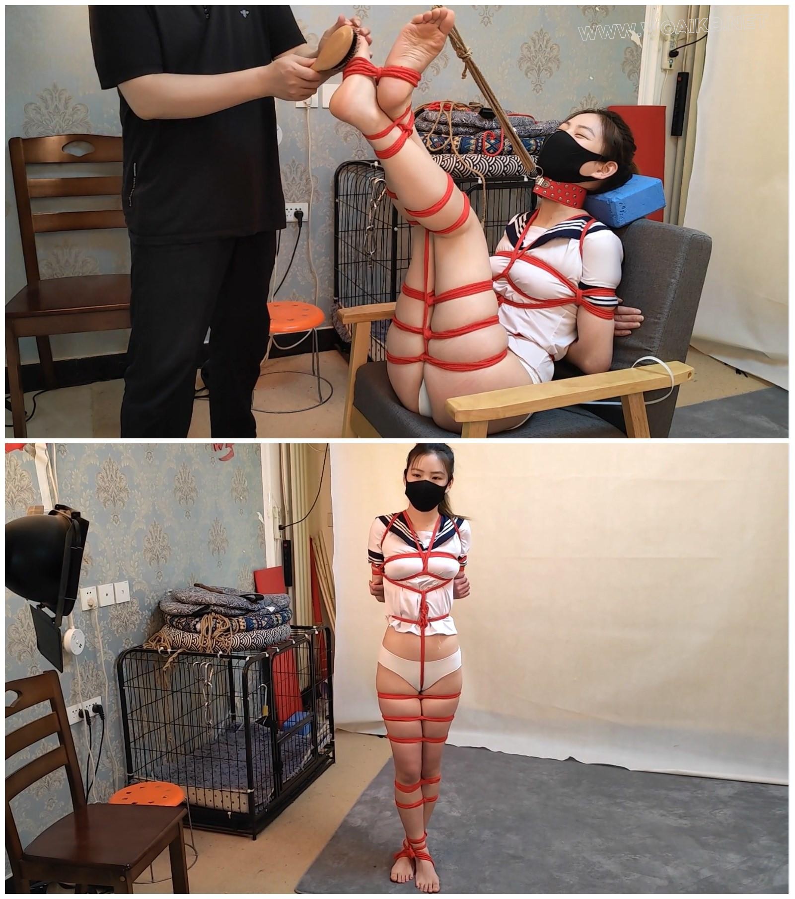 丰满的艾琳 真空学生服交叉腿行走 椅子挠痒 封面图