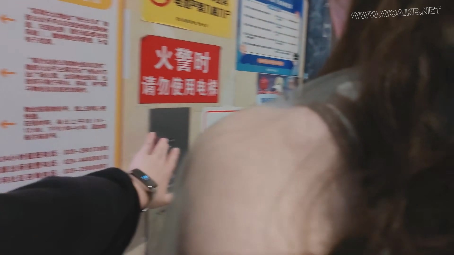 药师户外 模特芊橙，身材颜值都很棒，户外系列，在人特别多的购物广场，穿Lolita服 预览图