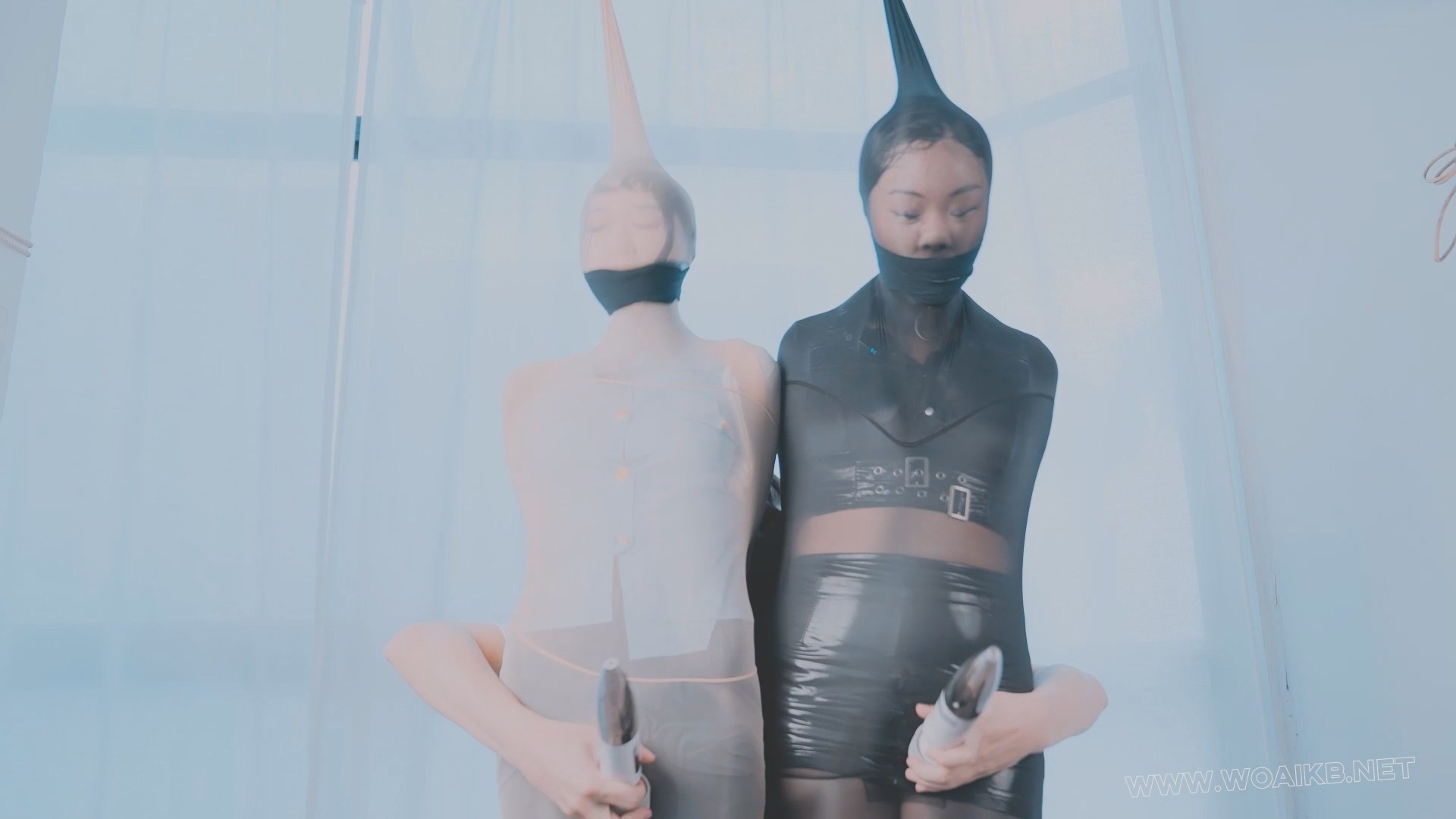 反差！日系甜妹VS美系御姐，瘦弱甜妹捆绑丰满御姐！女女百合，捆绑乱摸！最后双双 预览图