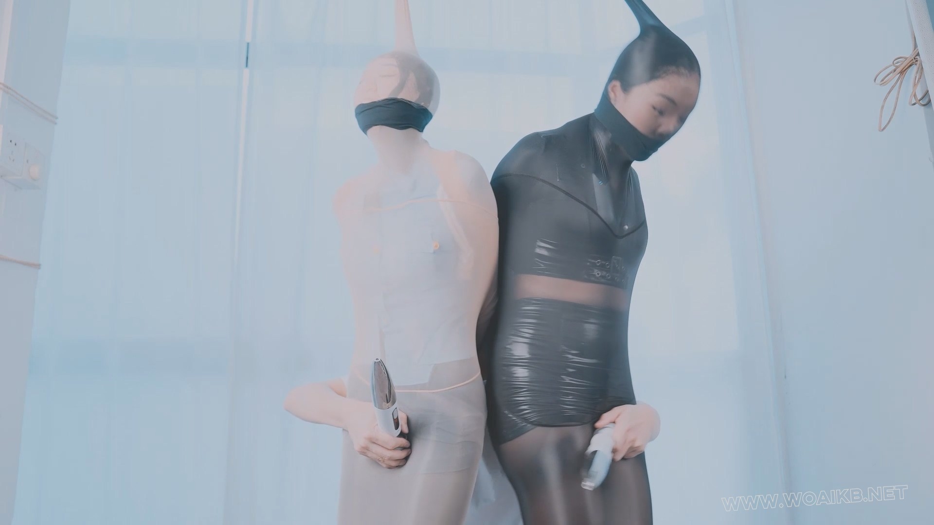 反差！日系甜妹VS美系御姐，瘦弱甜妹捆绑丰满御姐！女女百合，捆绑乱摸！最后双双 预览图