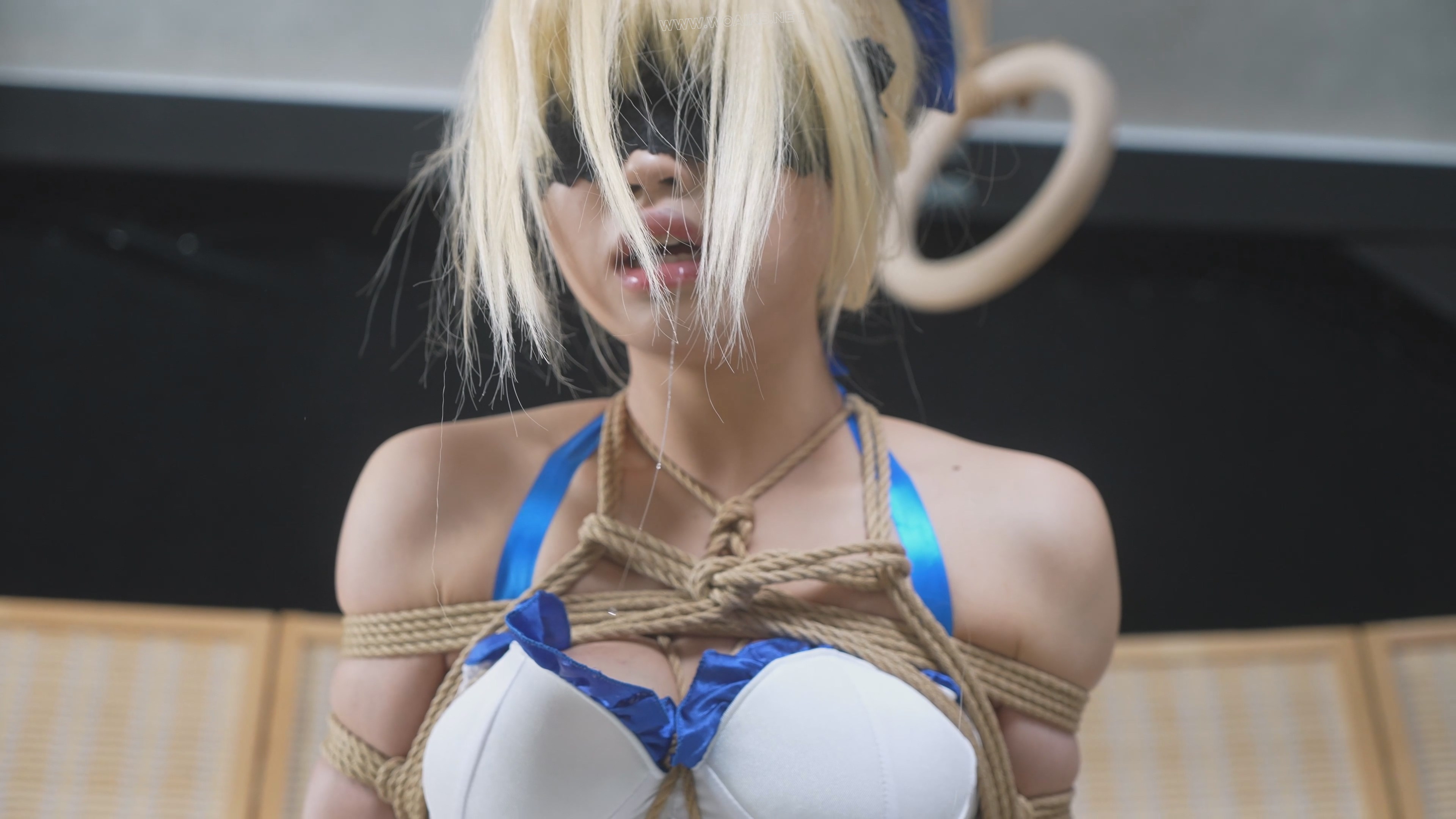 小0-cos Saber大小姐，深厚口球，单脚吊缚+蛇缚+M腿 预览图