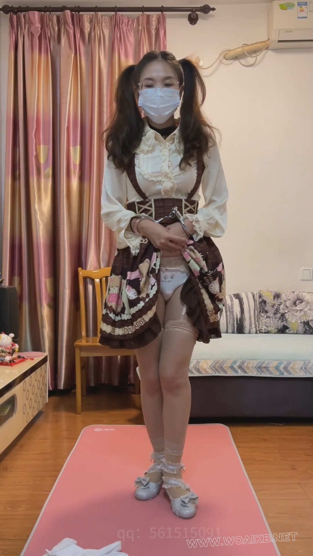 家庭游戏Ⅱ 今天她身着洛丽塔套装，戴着脚铐手铐用玩具在家中给自己小小的奖励，最 预览图