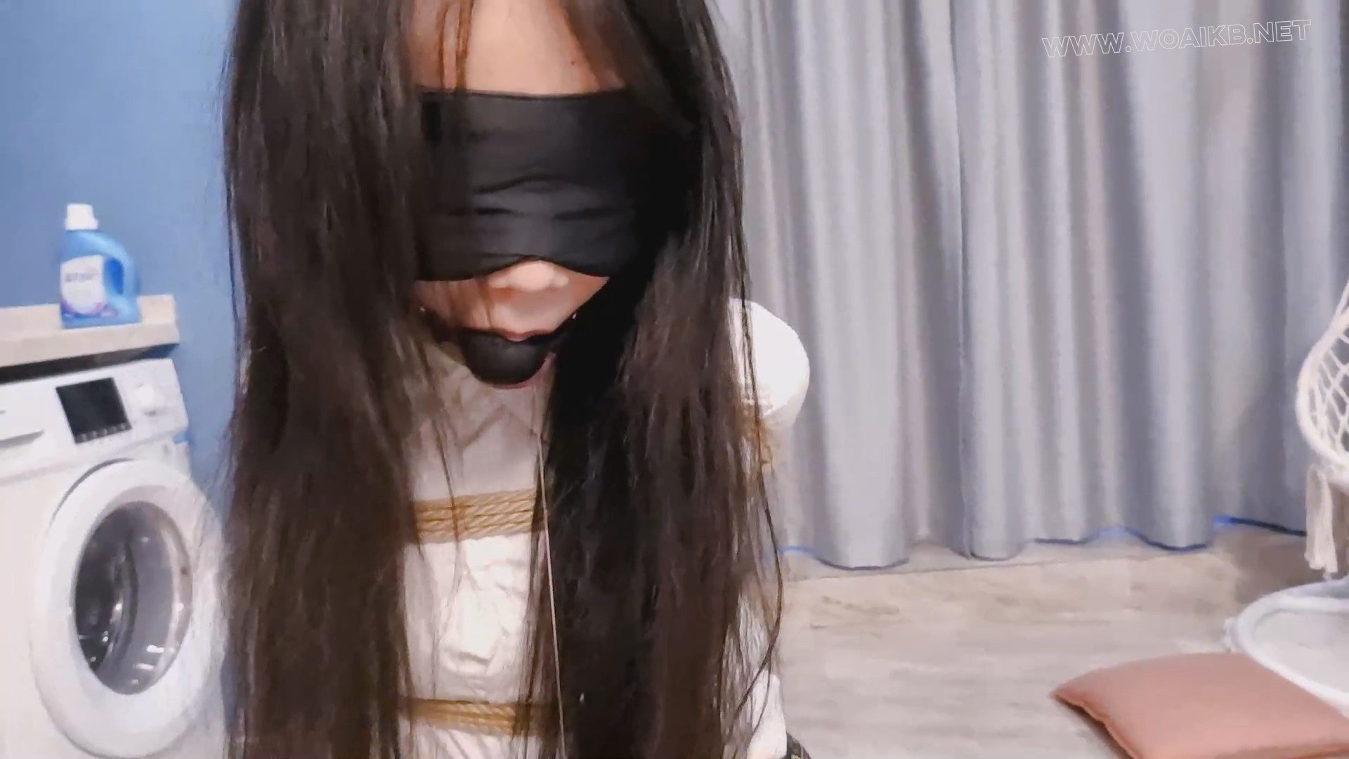 《路崽子历险记》-jk制服白丝日式捆绑+口球口水不止+棒棒刺激胸和[X_X]+M开腿+超短 预览图