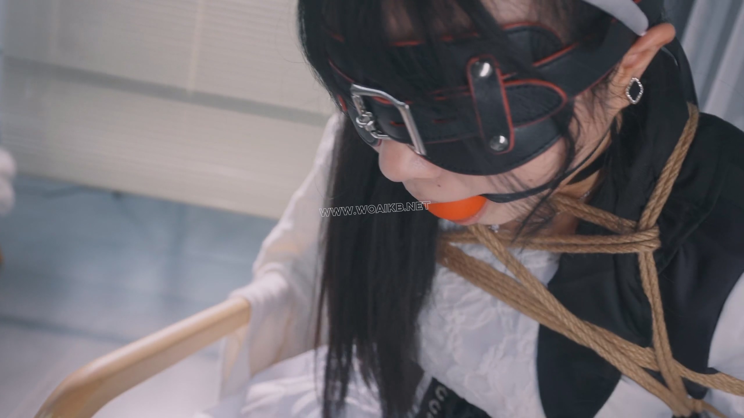 《漫展绑架记》在漫展上，偶遇cos茨姆莉的漂亮妹子，假意邀请妹子去家里拍写真，半 预览图