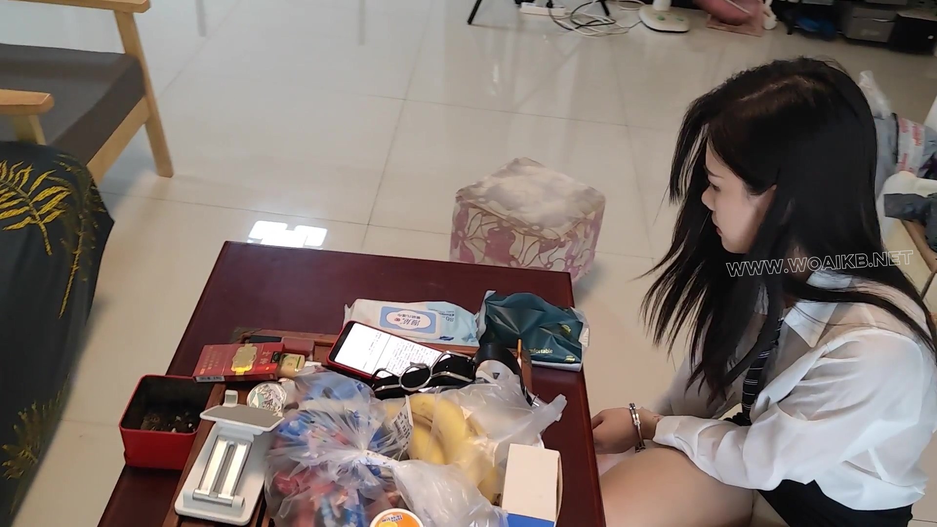 江奈 犯错的OL女秘书的饲育惩罚 吃香蕉 舔食牛奶 预览图