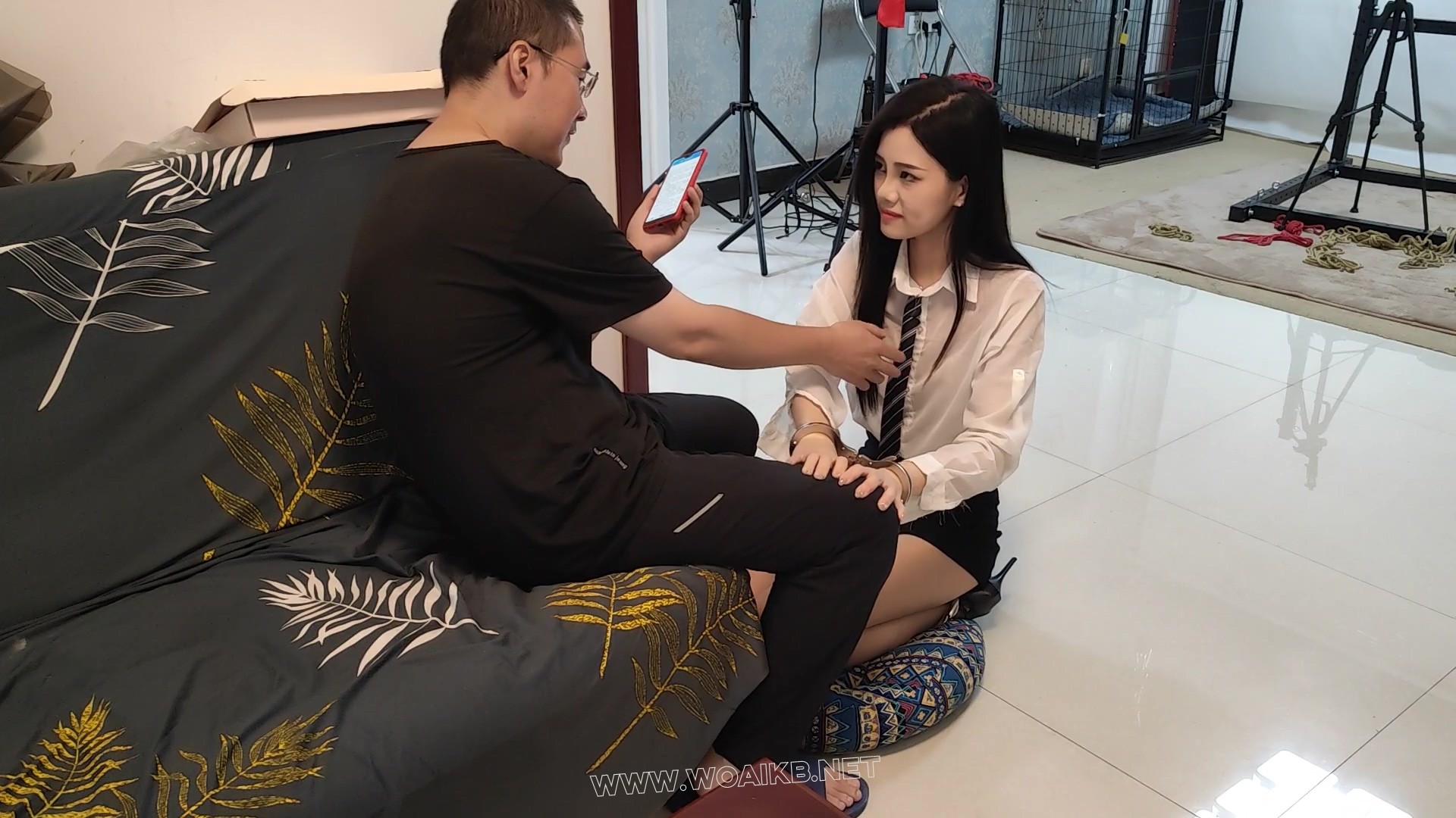 江奈 犯错的OL女秘书的饲育惩罚 吃香蕉 舔食牛奶 预览图