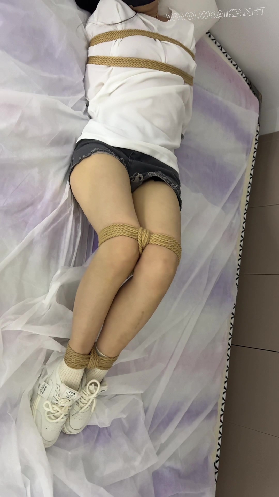 小困第二弹，日常装被绑在床上挣扎还戴着TD… 预览图