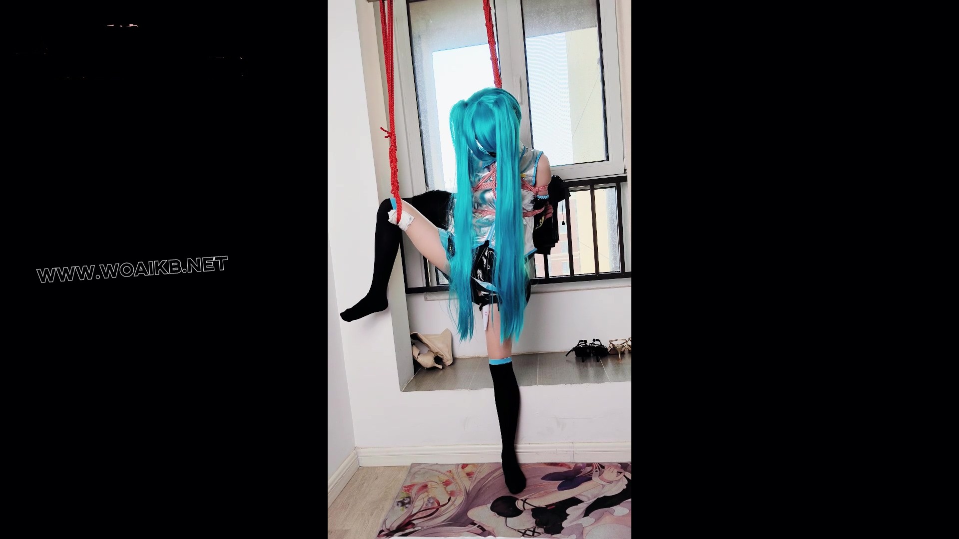 雪儿cos初音漫展结束遭BJ，吊缚初体验，被玩坏的一天 .ZDB 电击 QG 谁来拯救可怜 预览图