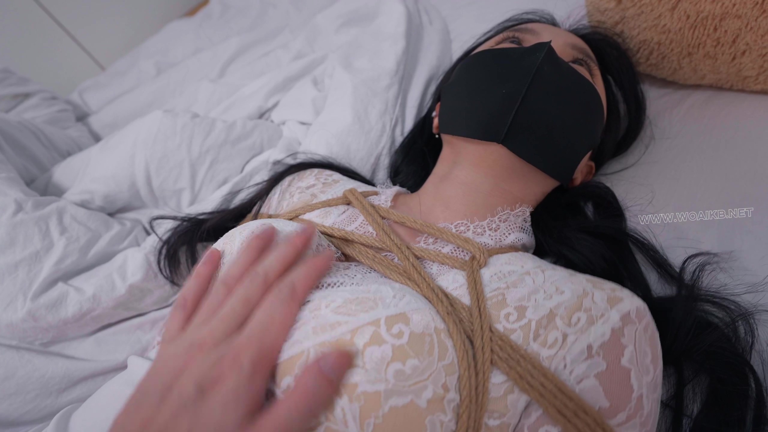 【悠米】《被驯服的美艳少妇》（上）请我上门的美艳少妇反被我驯服 股绳+日式反绑+ 预览图
