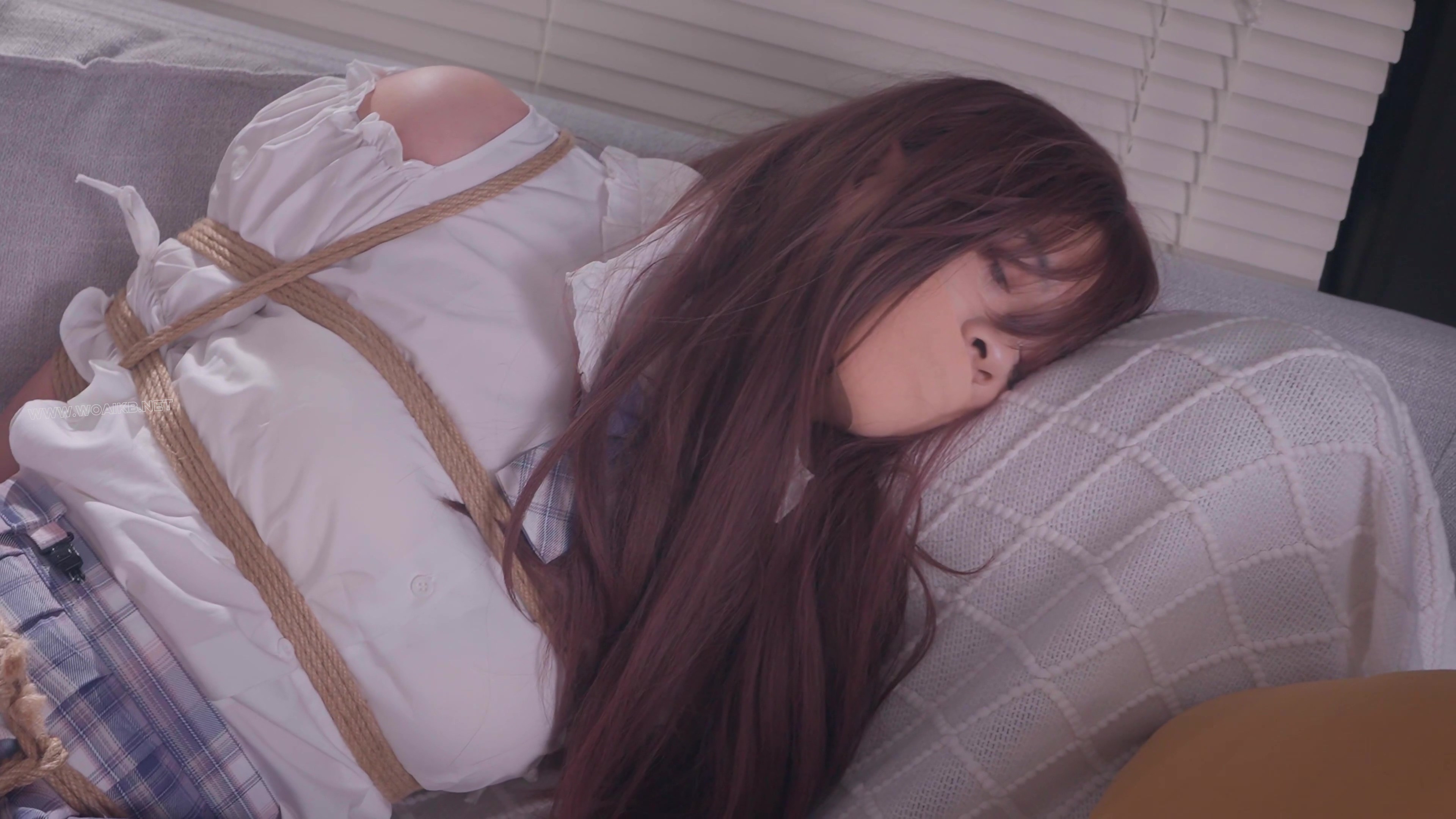 《约绑日记》第五集，放课后被逮捕的jk少女，高强度震动 封面图