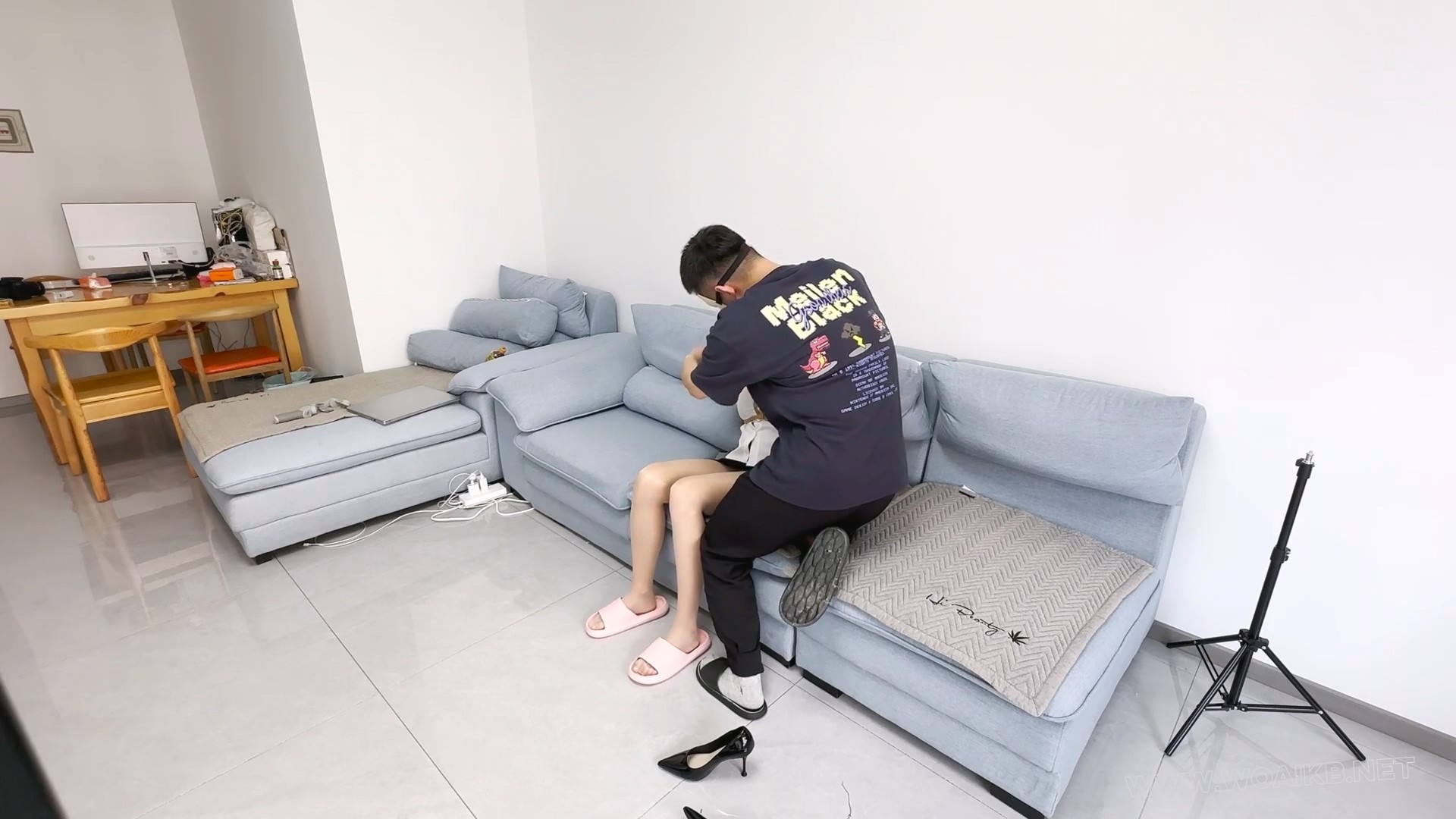 刚下班的姐姐对弟弟特殊的溺爱 被丝袜堵嘴 驷马捆绑 上下开攻 双 强制GC 预览图