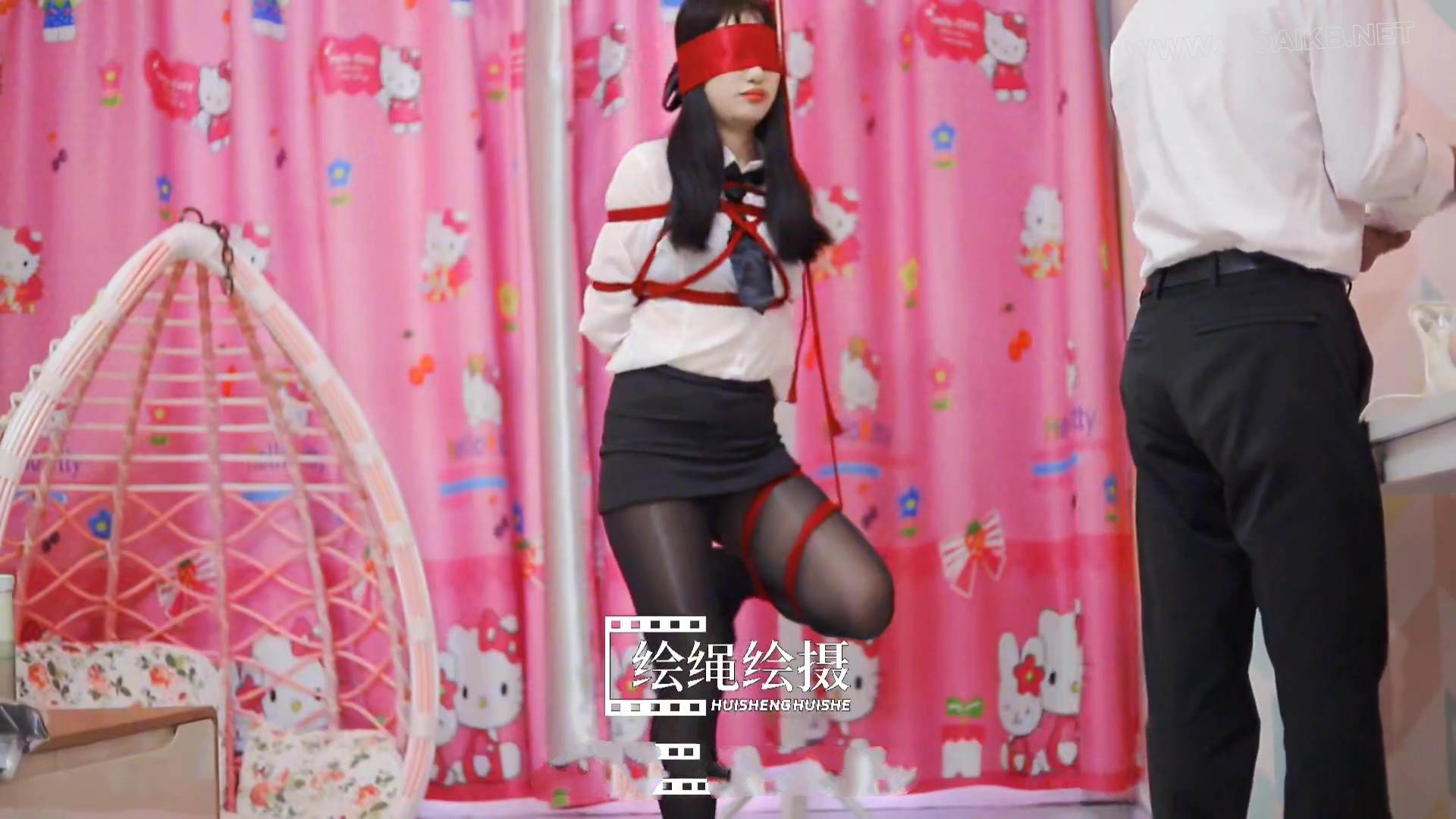 某知名大学的学生体验绳缚调教 封面图