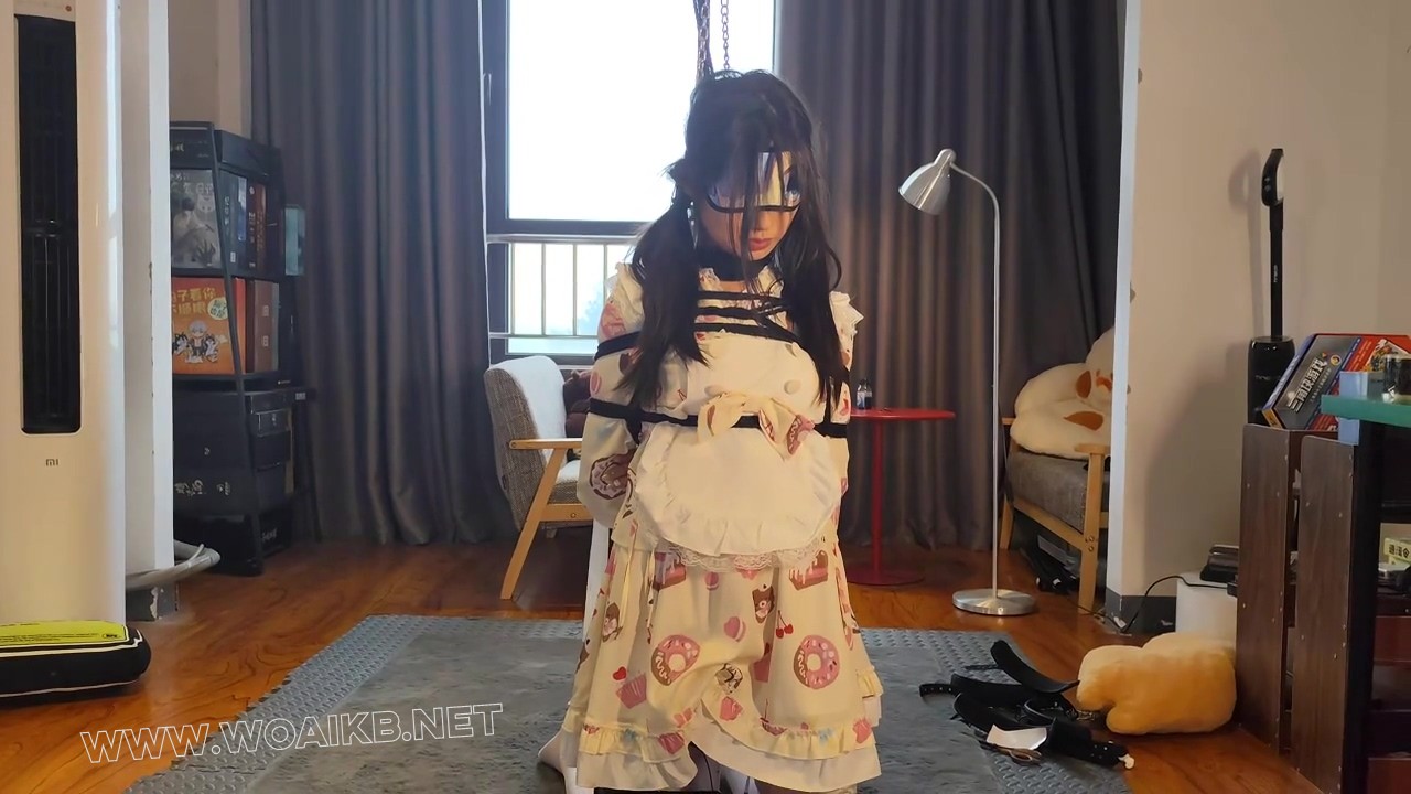 小羊妹妹的单人玩具体验，06年刚满18岁的小妹妹 高强度郊狼电击 铁链吊缚 丝袜塞嘴 预览图