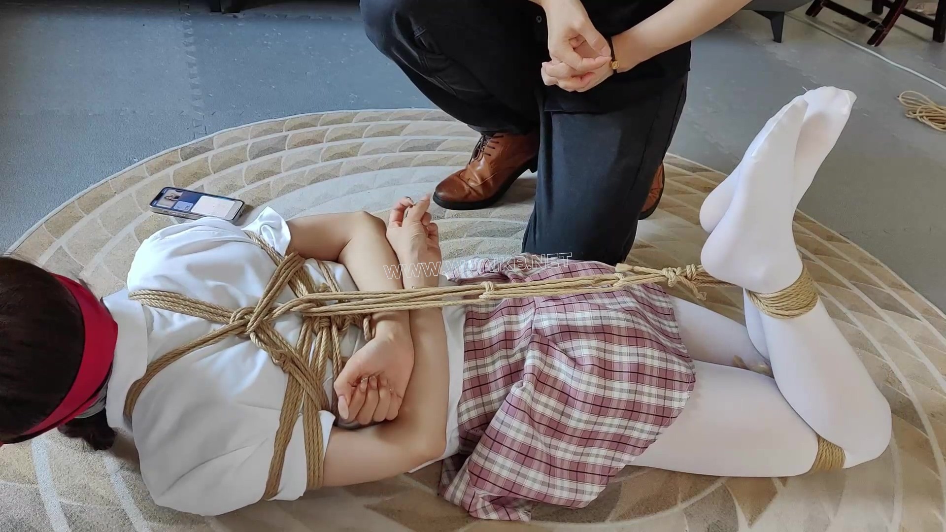 邻家女孩被大叔绑架~她会经历什么呢~ 预览图