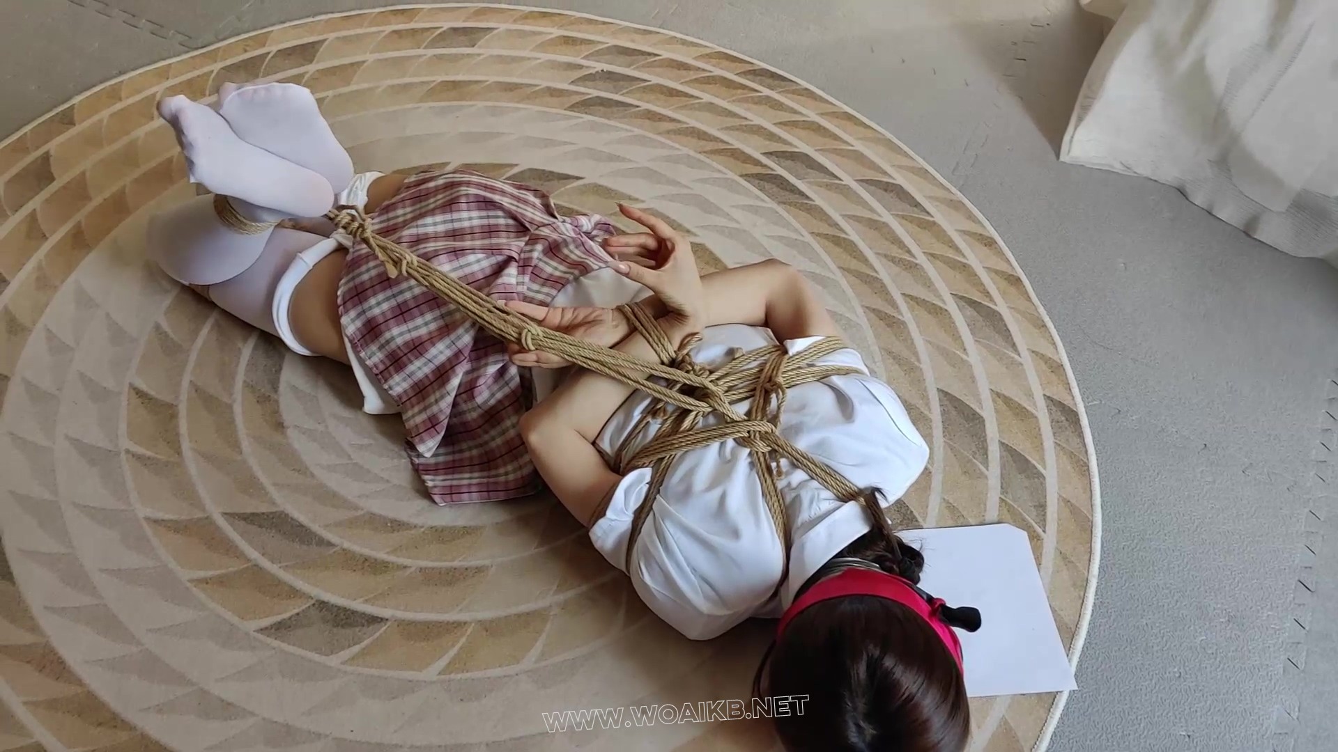 邻家女孩被大叔绑架~她会经历什么呢~ 预览图