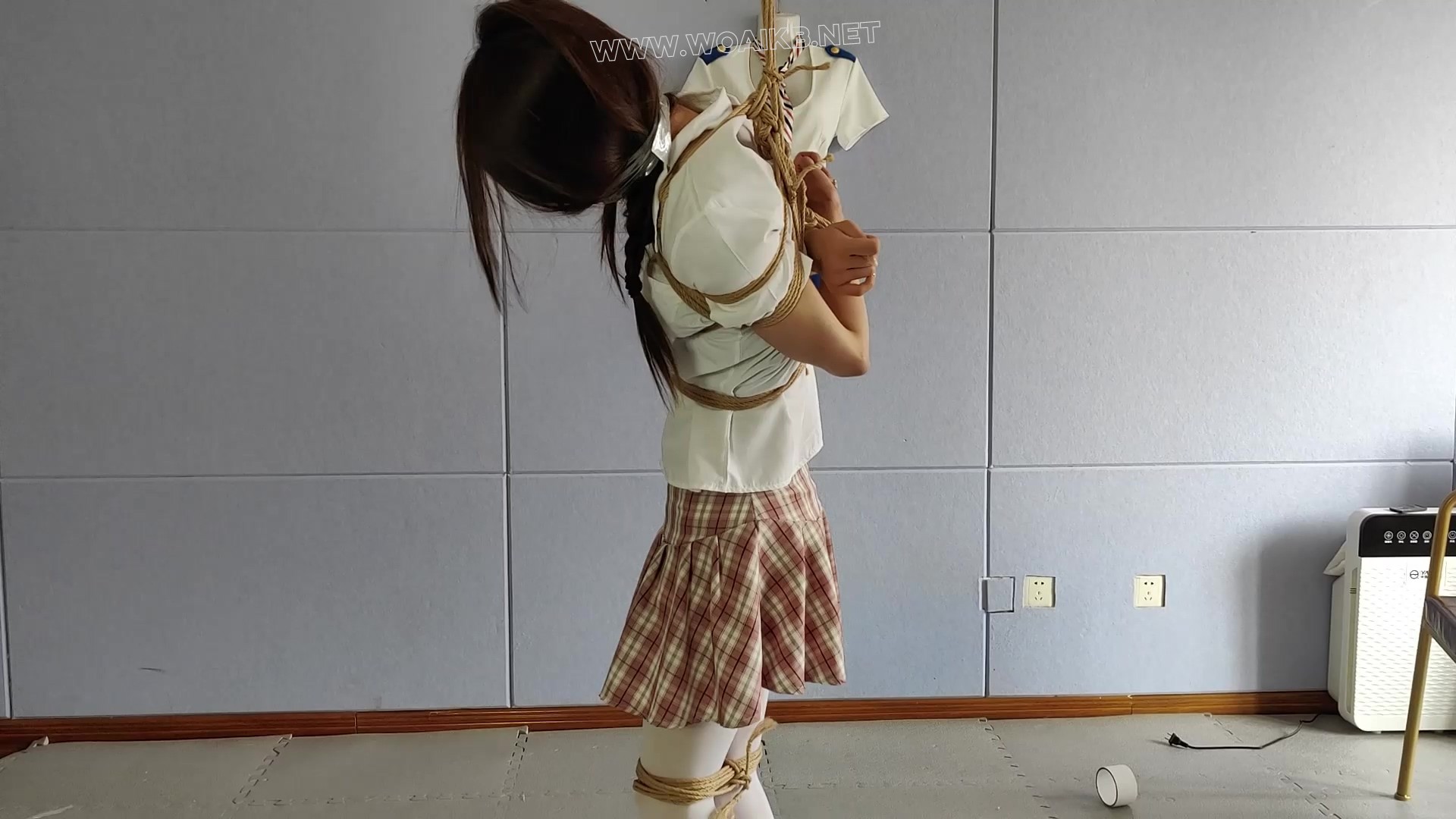 邻家女孩被大叔绑架~她会经历什么呢~ 预览图