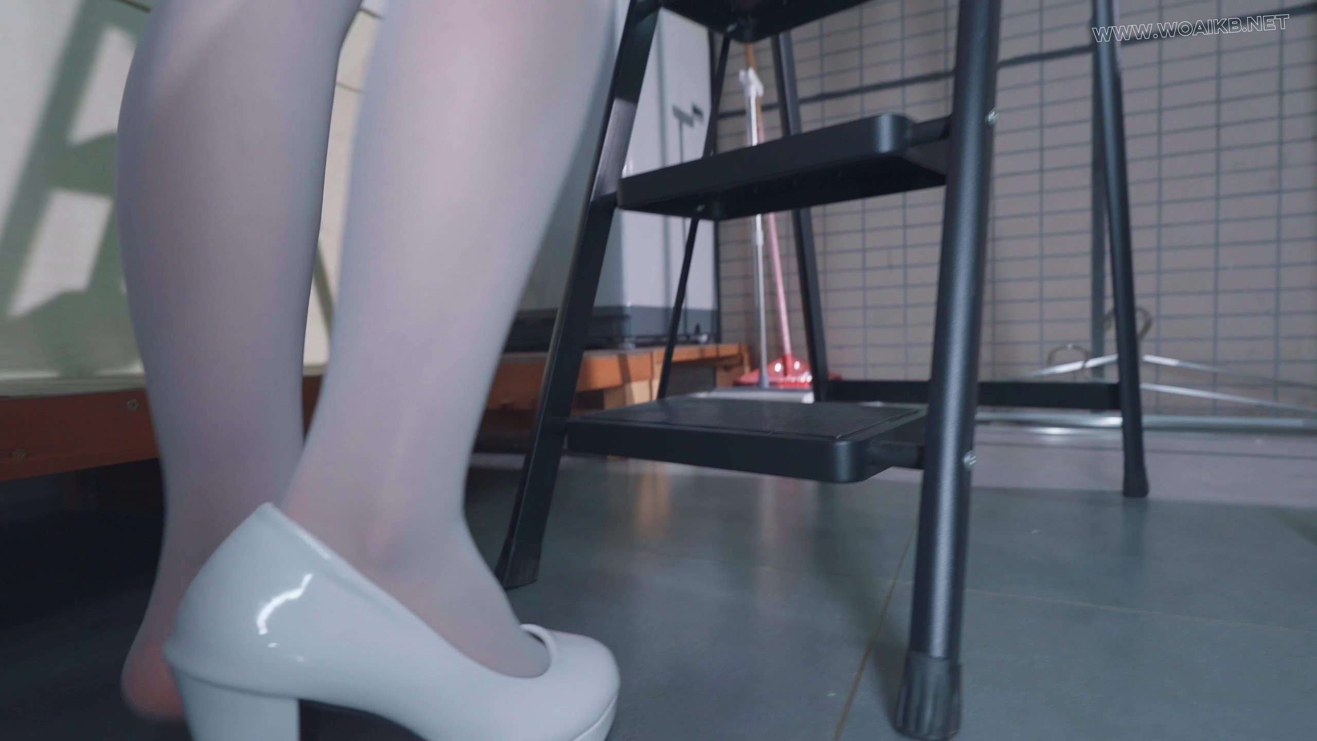 《深夜的家政女仆》上篇 深夜被主人推倒的女仆～是萌妹哟，皮肤嫩的稍微绑一下就红 预览图
