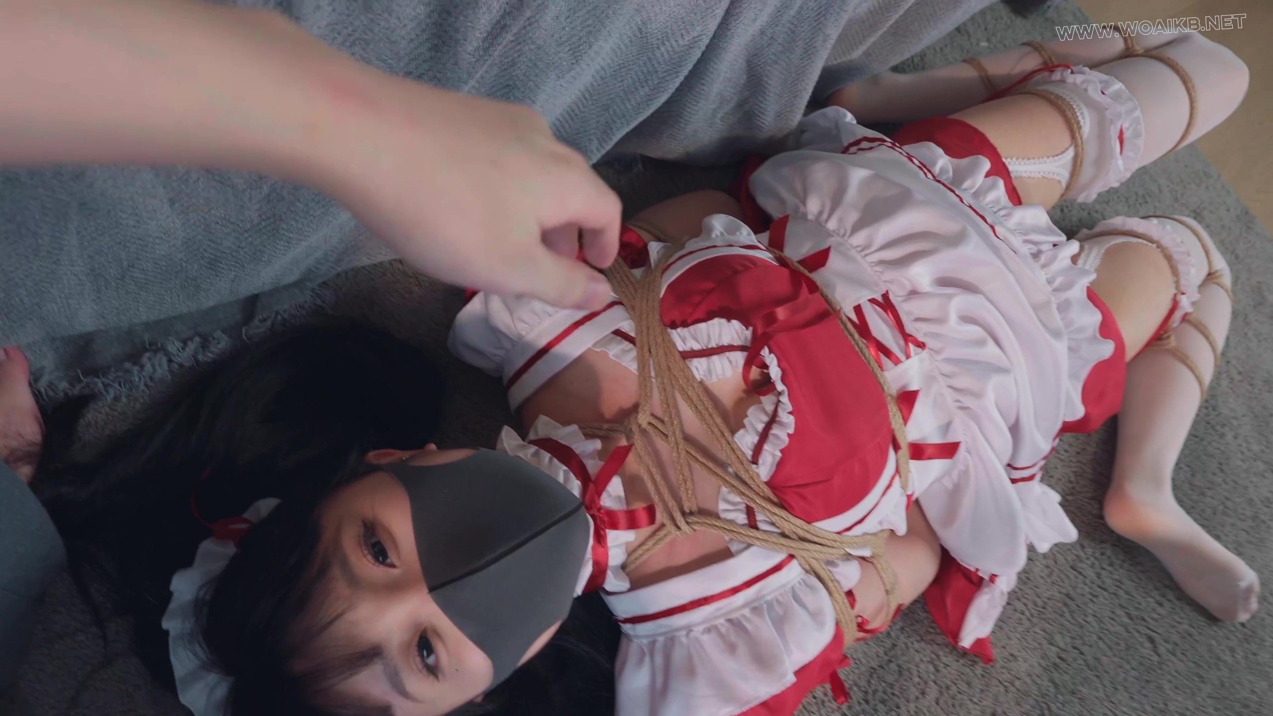 《深夜的家政女仆》上篇 深夜被主人推倒的女仆～是萌妹哟，皮肤嫩的稍微绑一下就红 预览图