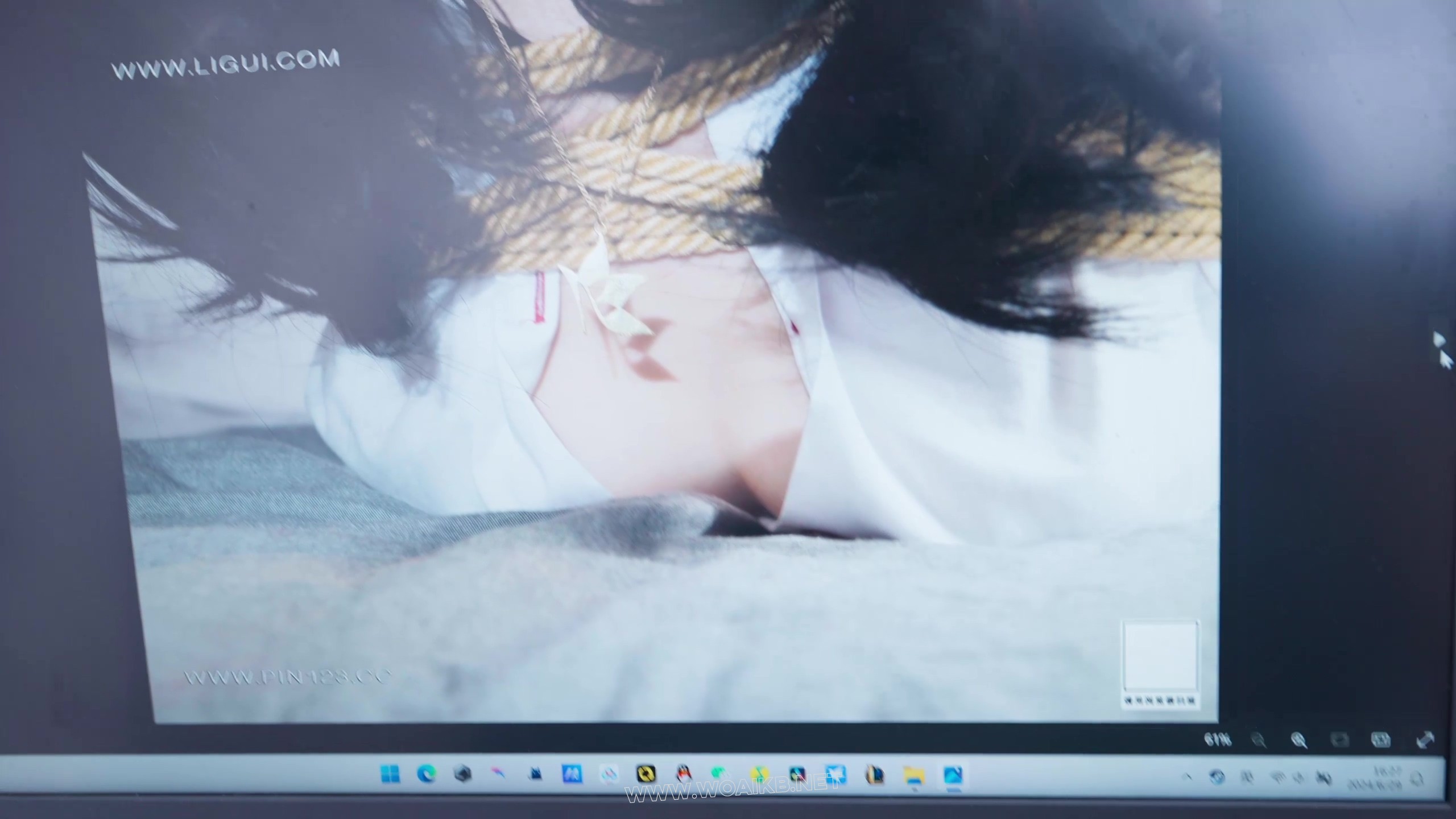 《女老师的秘密》去女老师家补课，竟然发现她在偷看绳片！趁机威胁老师，好好“教 预览图