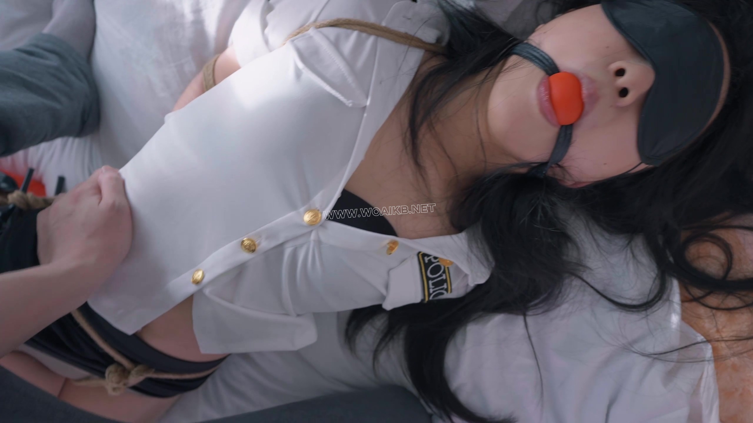 《女老师的秘密》去女老师家补课，竟然发现她在偷看绳片！趁机威胁老师，好好“教 预览图