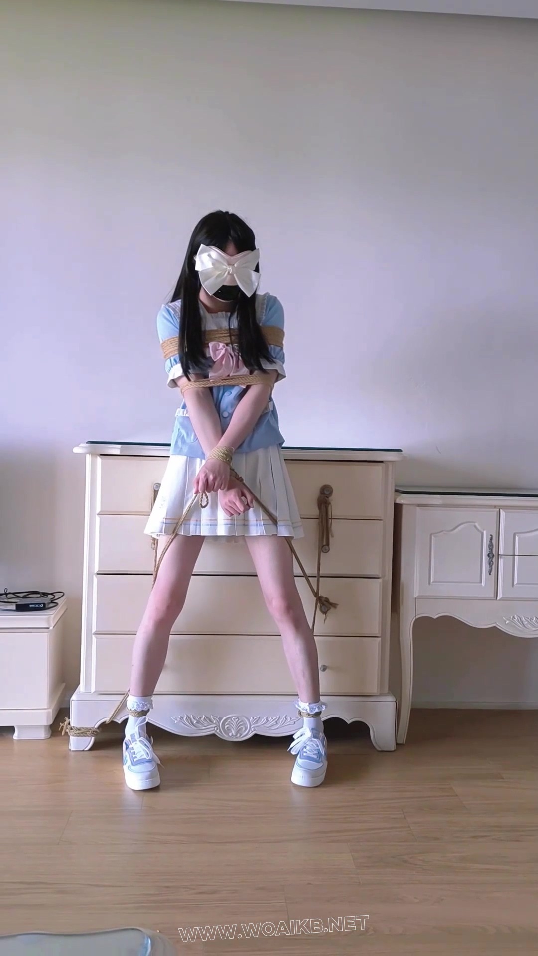 【蓝白叶子】站立惩罚捆绑 与柜子的联动 姿势强制系列 预览图