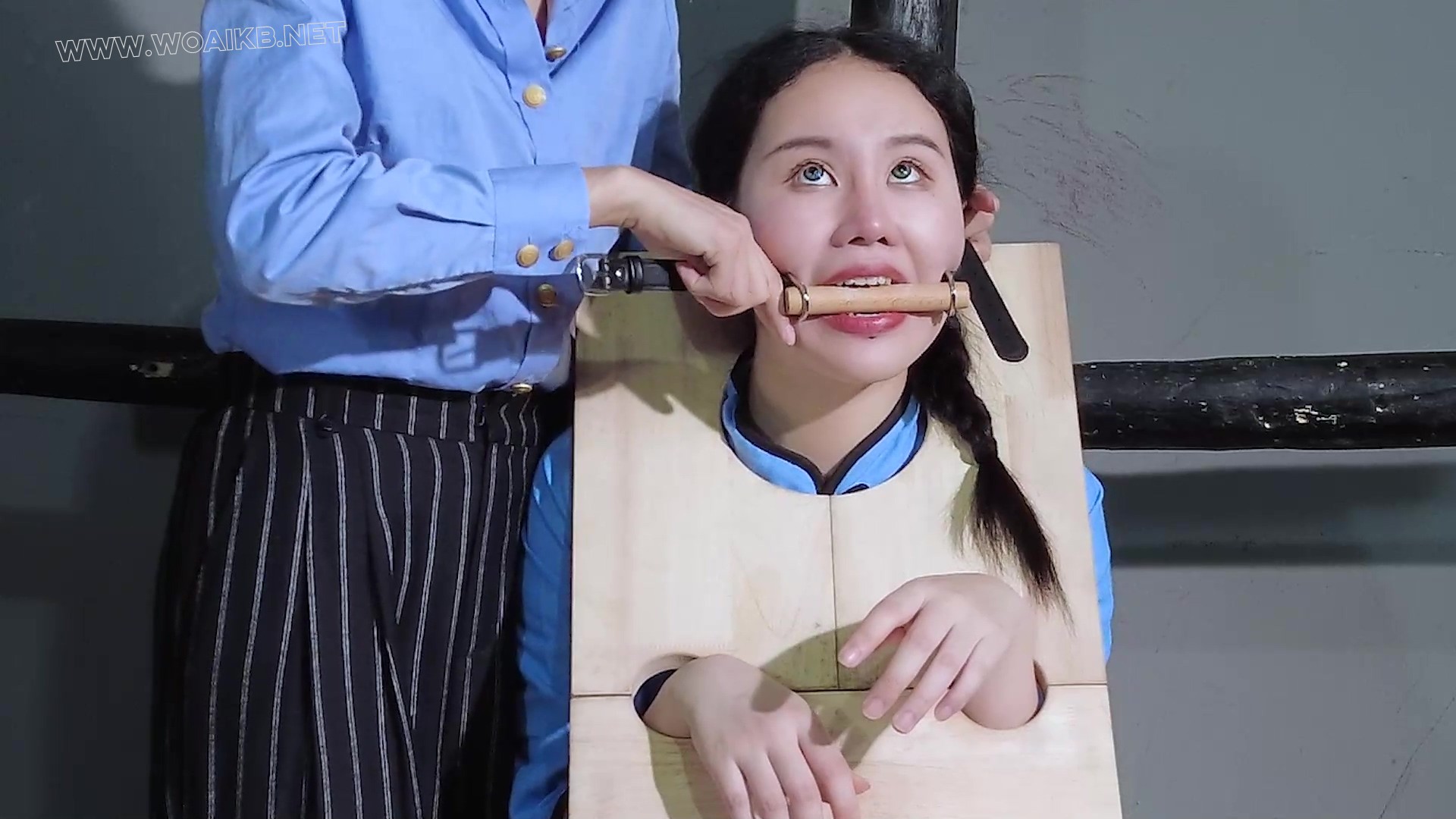 《最后的倔强》牢房提审学生间谍！戴木咖老虎登上拶指夹脚趾手指酷刑折磨疼的撕心 预览图