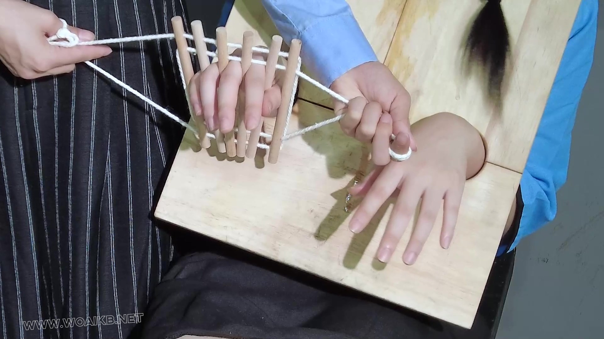 《最后的倔强》牢房提审学生间谍！戴木咖老虎登上拶指夹脚趾手指酷刑折磨疼的撕心 预览图