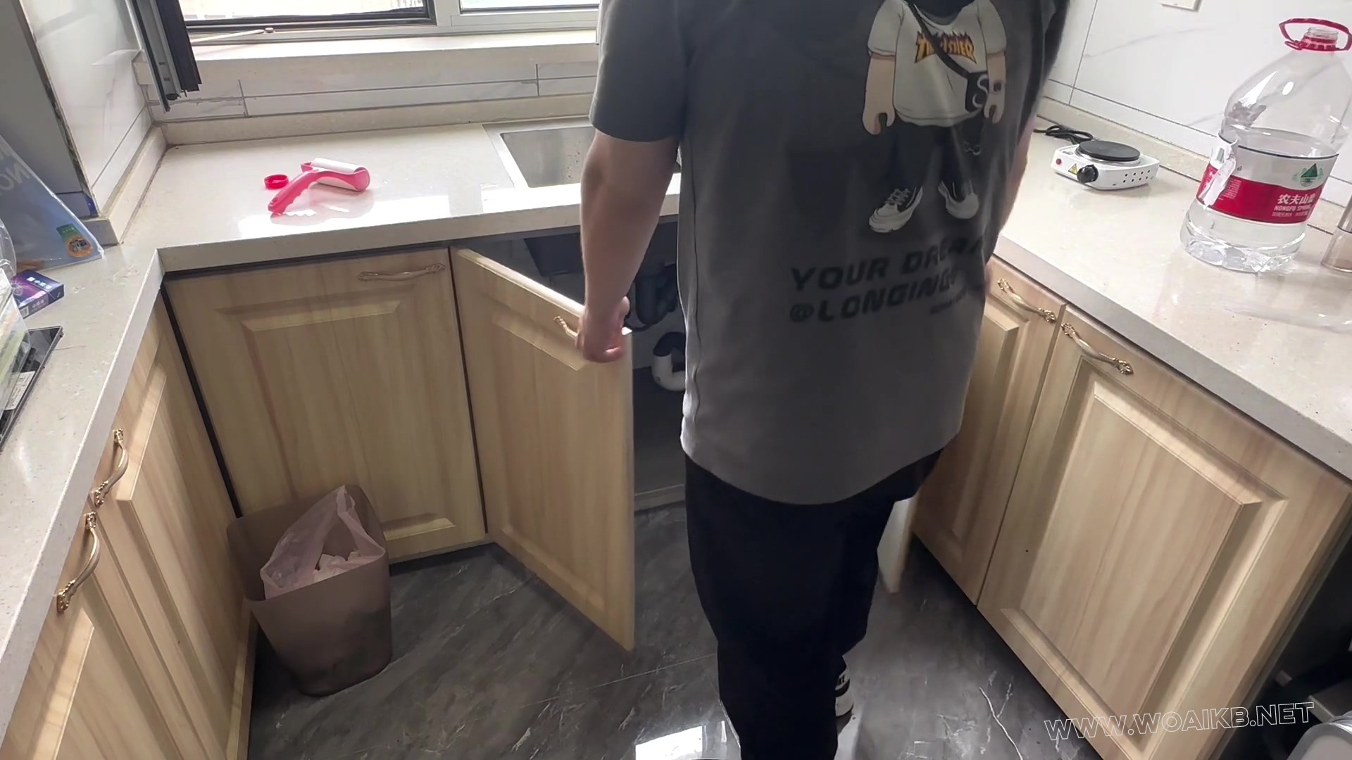 丝袜旗袍美女晓晓的特殊需求 胶带缠嘴TK 胸缚股绳驷马 分腿M TD强高 鞭打 固定挠脚心 预览图