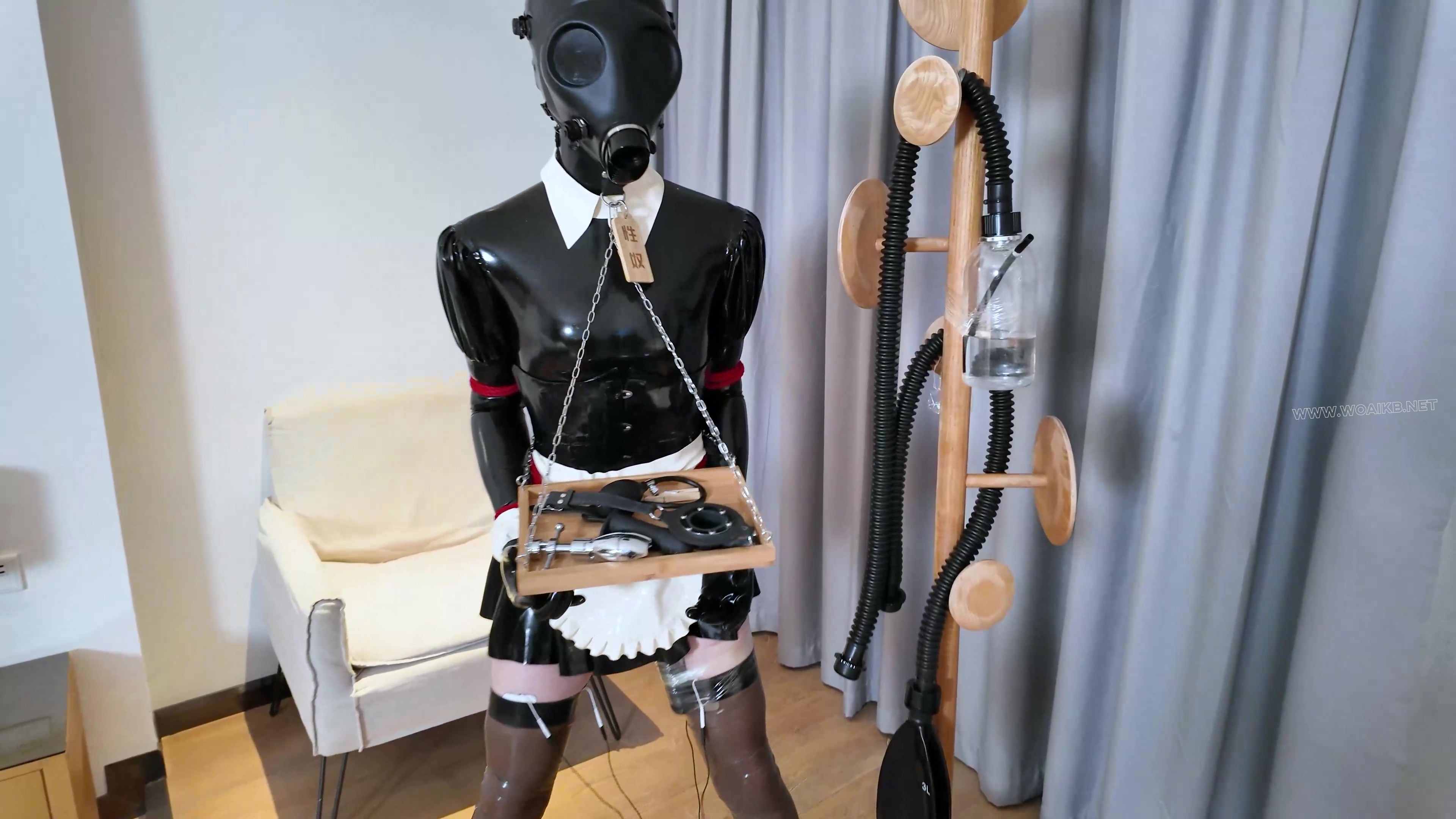 《主人的人体家具Ⅱ——会呼吸的托盘摆件》泳帽、膜、呼吸头套、防毒面具、呼吸袋 预览图