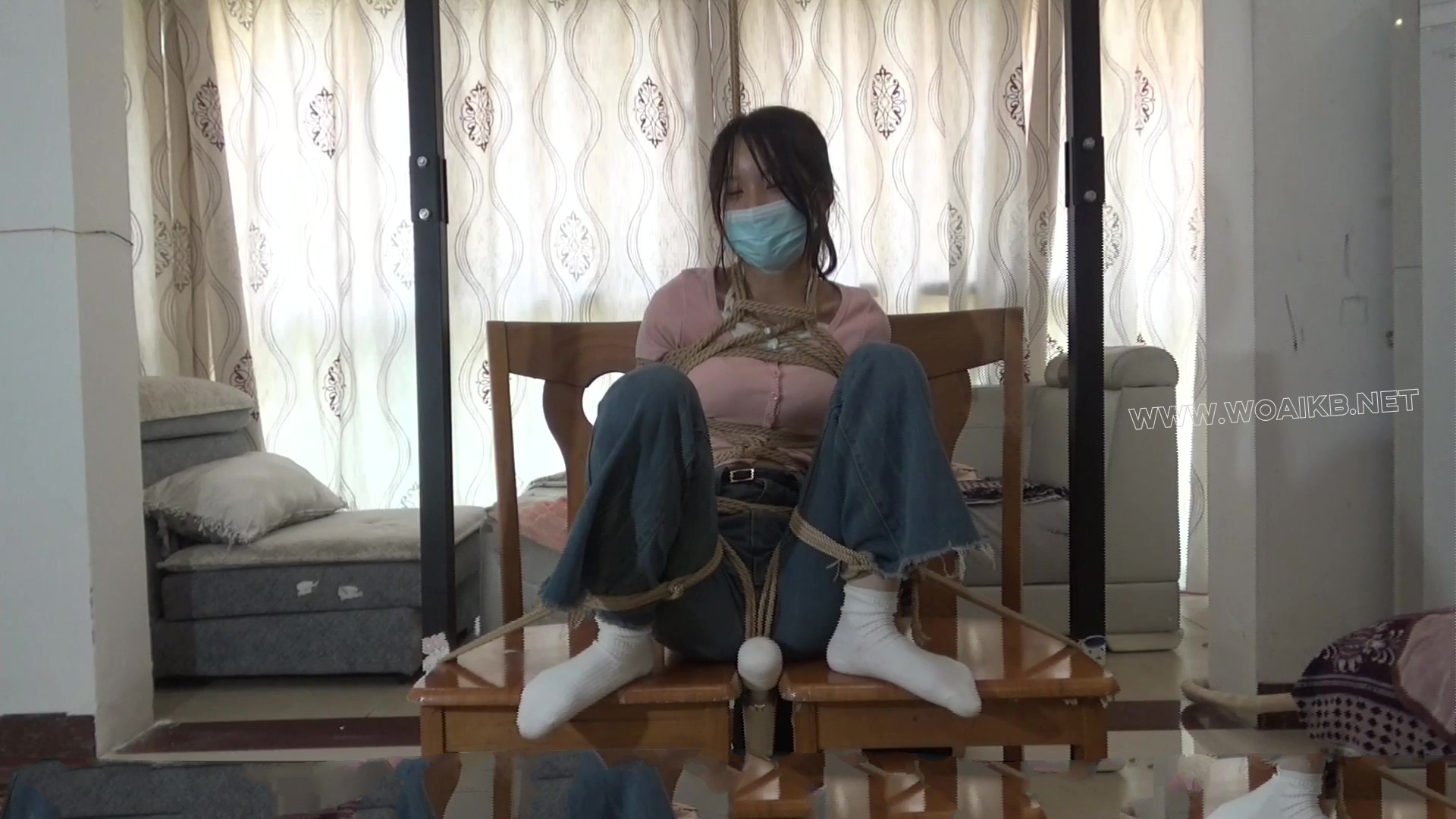【琳媚】圈养小M系列 M腿蹲坐吊绑 棒棒强G玩凶 最后把她一个人丢着忍耐 预览图