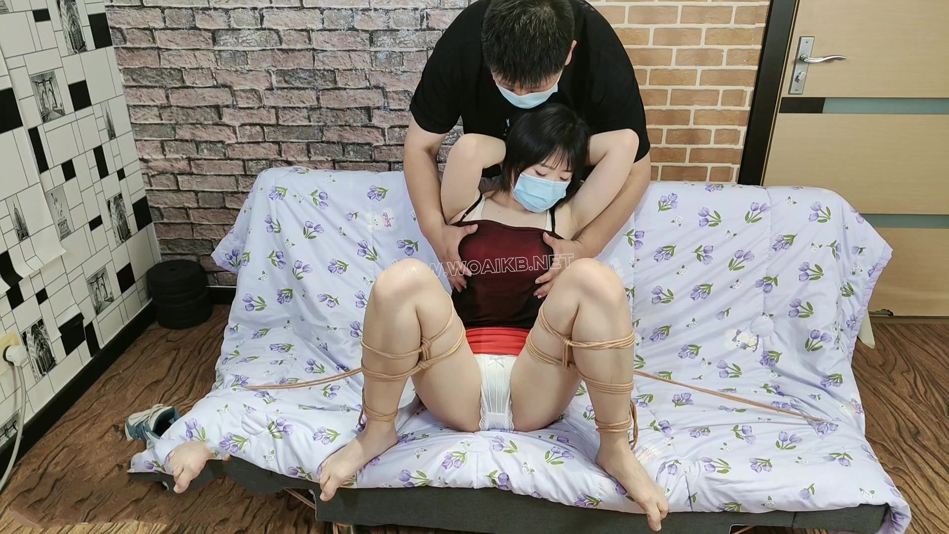 模特颜颜人生第一次玩具 第二次拍摄 拍着拍着有感觉了 最后入戏 强高 内裤都湿透了 预览图