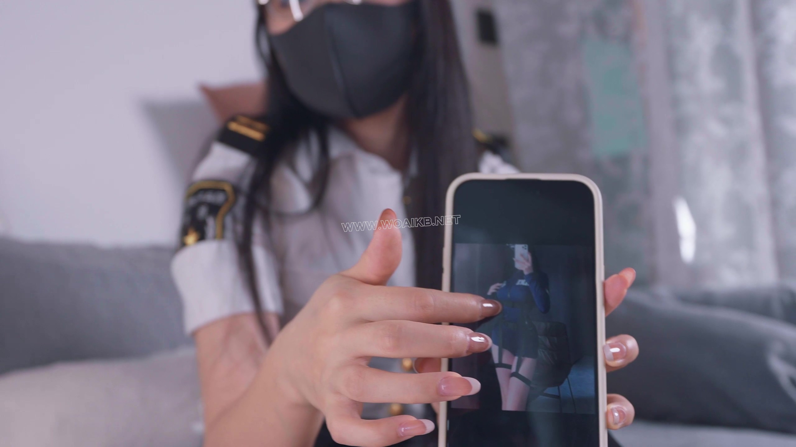 《女巡逻官》下 寻找失联同事未果反被罪犯用手铐逮捕！手铐铐脚+吊绑+椅缚+AV棒蛋 预览图