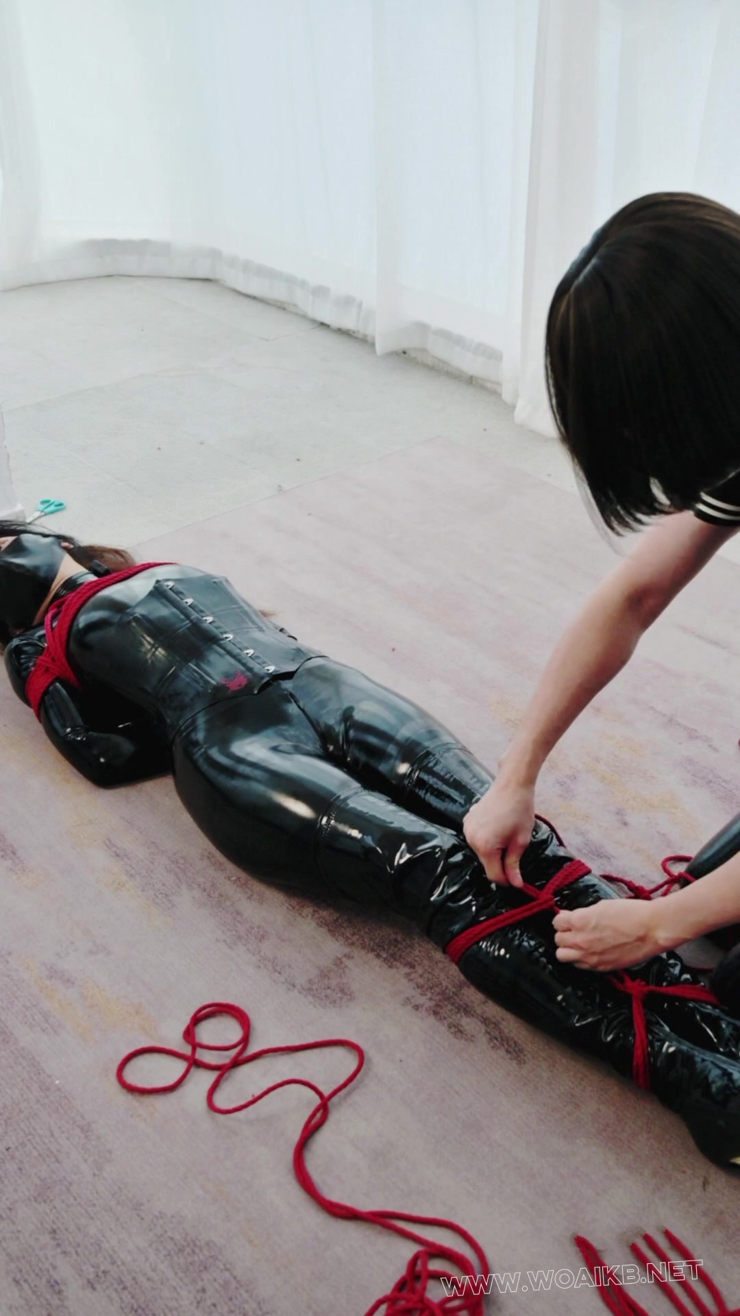 Dove小姐姐的蛇缚并腿高吊BP游戏 百合女同 蛇缚 窒吸游戏 呼吸抑致 半悬吊拘束 预览图