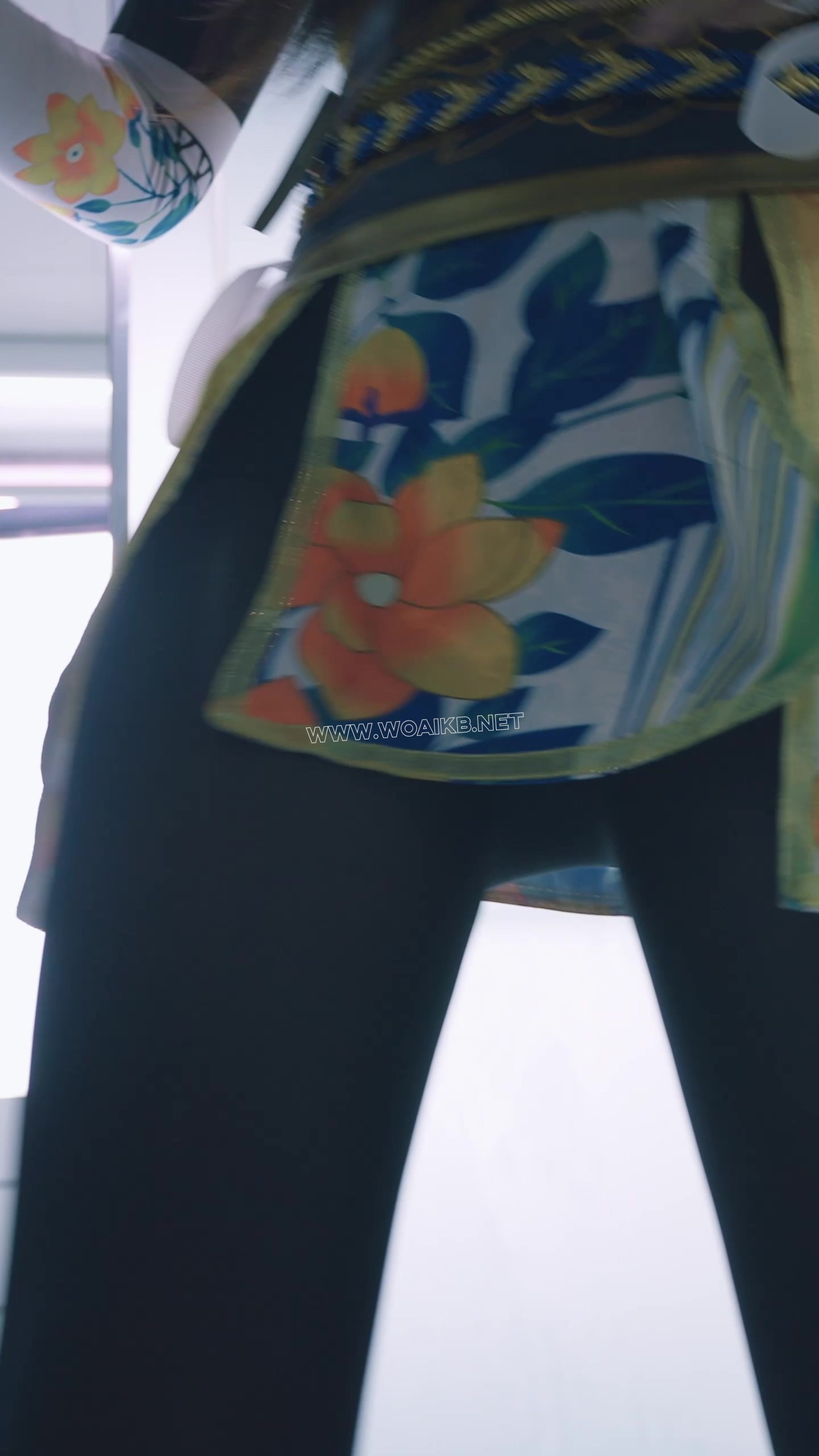 狂热粉丝绑架迷晕美湖桃，单腿吊绑罚站+迷晕+cos胡桃+AV棒+蛋蛋+强羔 悠米作品《co… 封面图