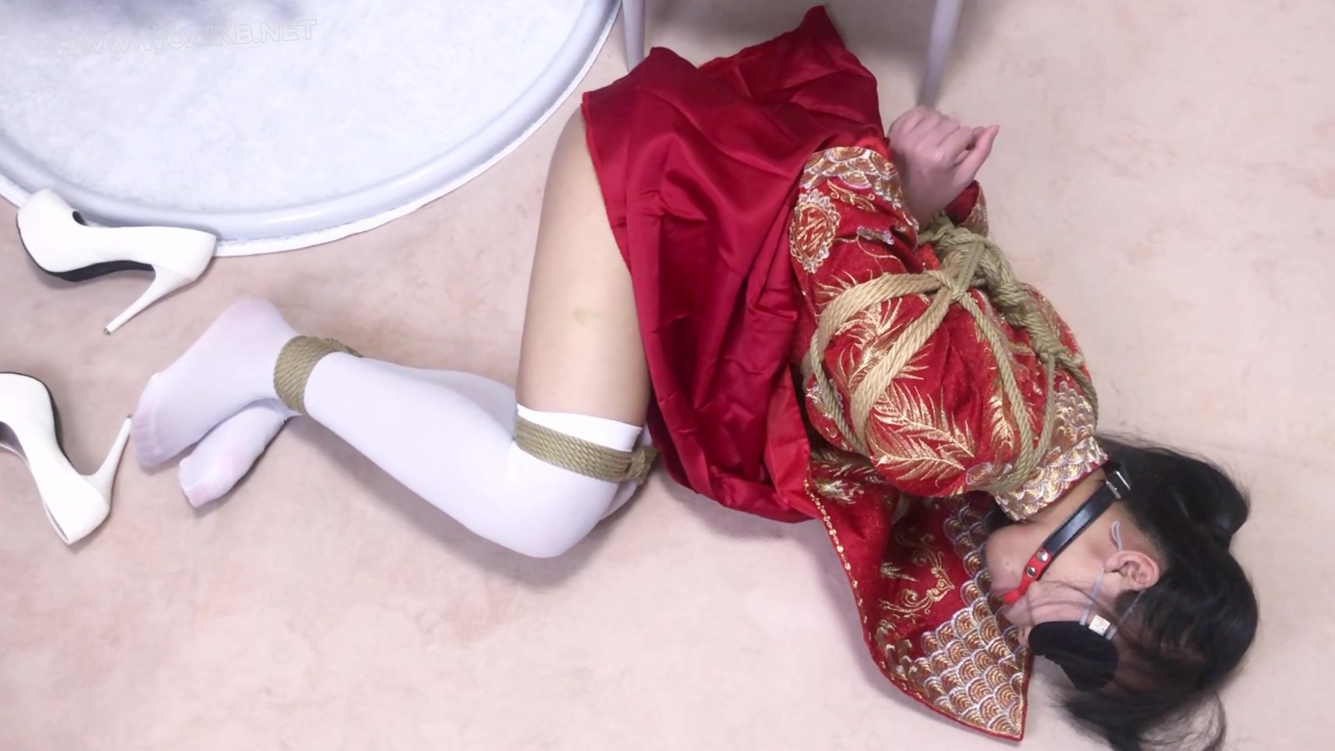 《婚之劫难》-第二集-客户定拍-中式婚礼题材+口球堵嘴+日式紧缚+胸缚+并腿缚+遥控T 预览图