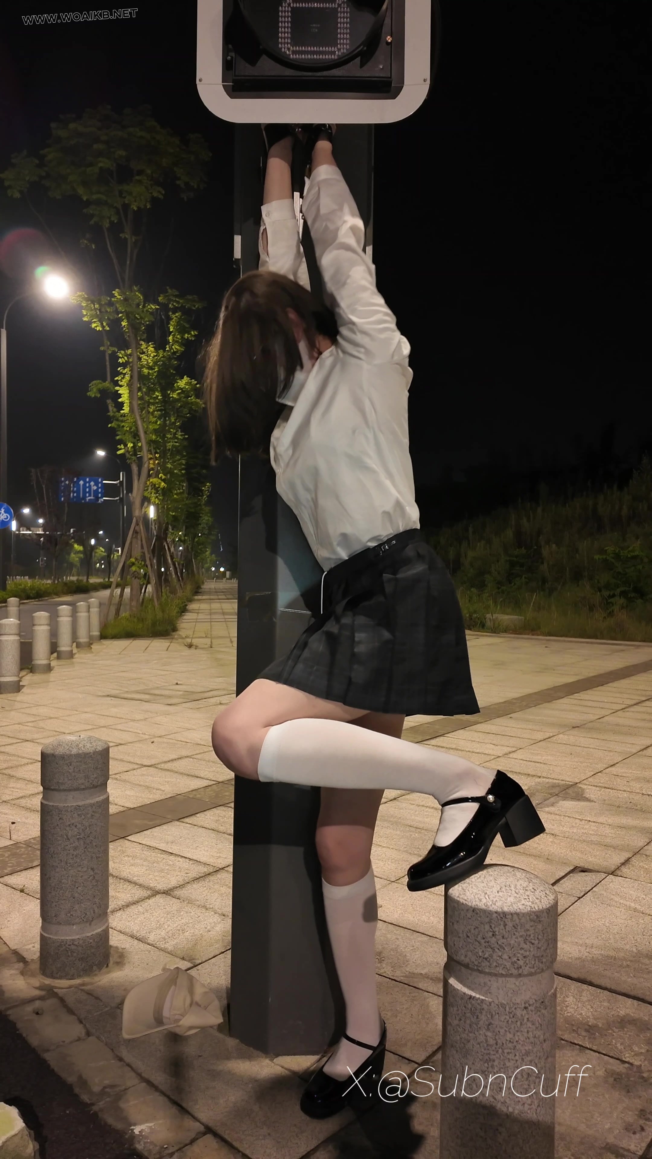 户外JK路灯吊缚SubM 预览图