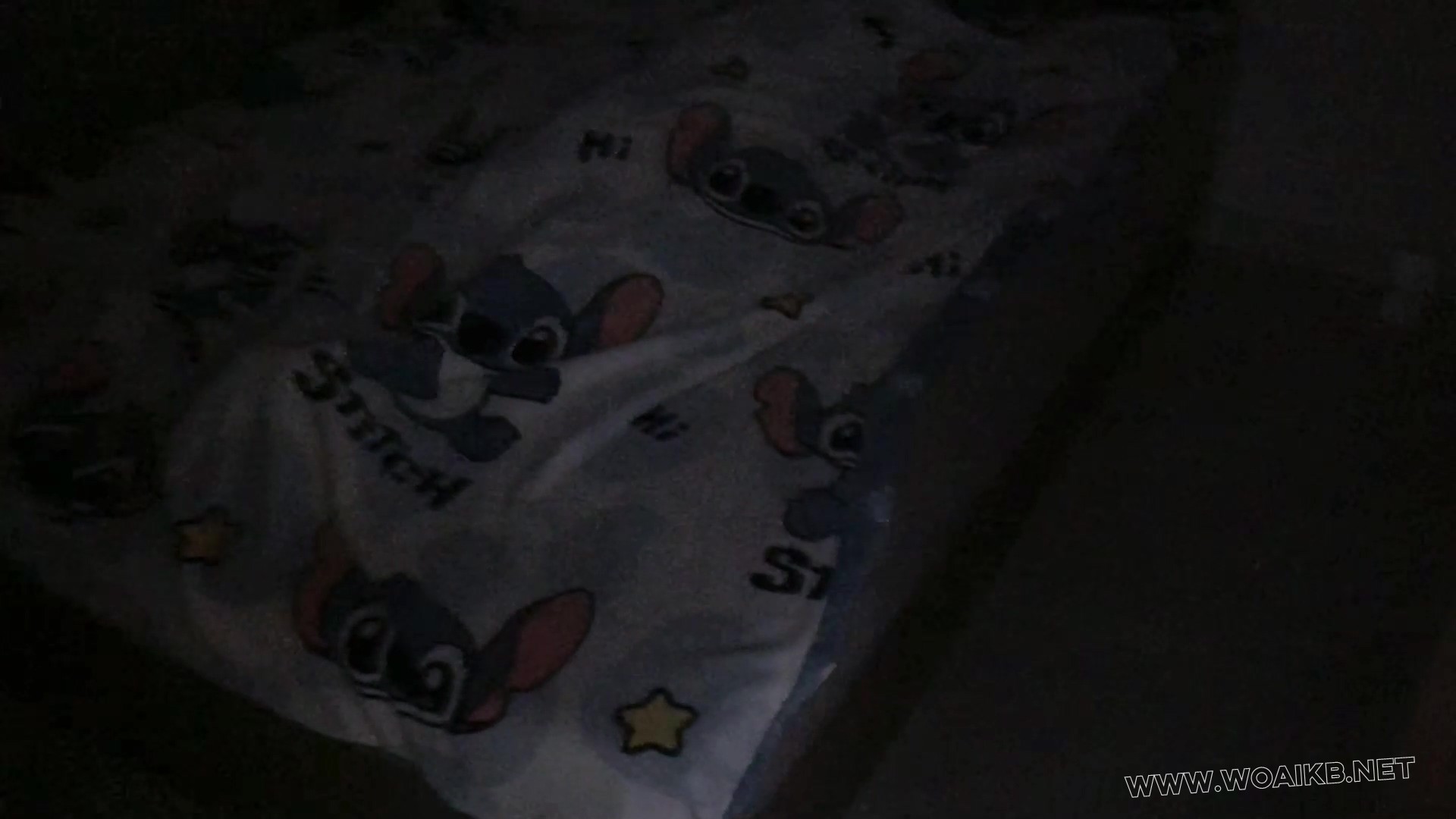 《圈养系》第四集-汉服马面裙+日式捆绑并腿捆丝巾胶布封嘴睡觉+撕开胶布抽出丝巾+… 封面图