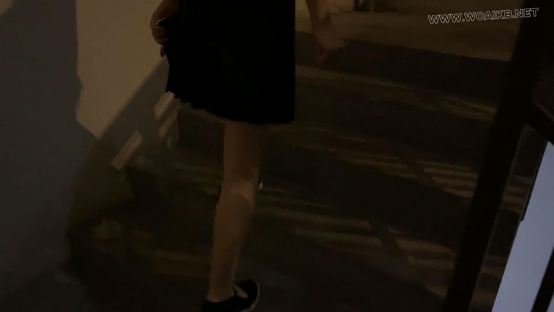 【户外惊魂-臭脚妹妹的秘密】史上最大量失禁+cha入式玩具外出+超紧股绳，JK+发光肉 预览图