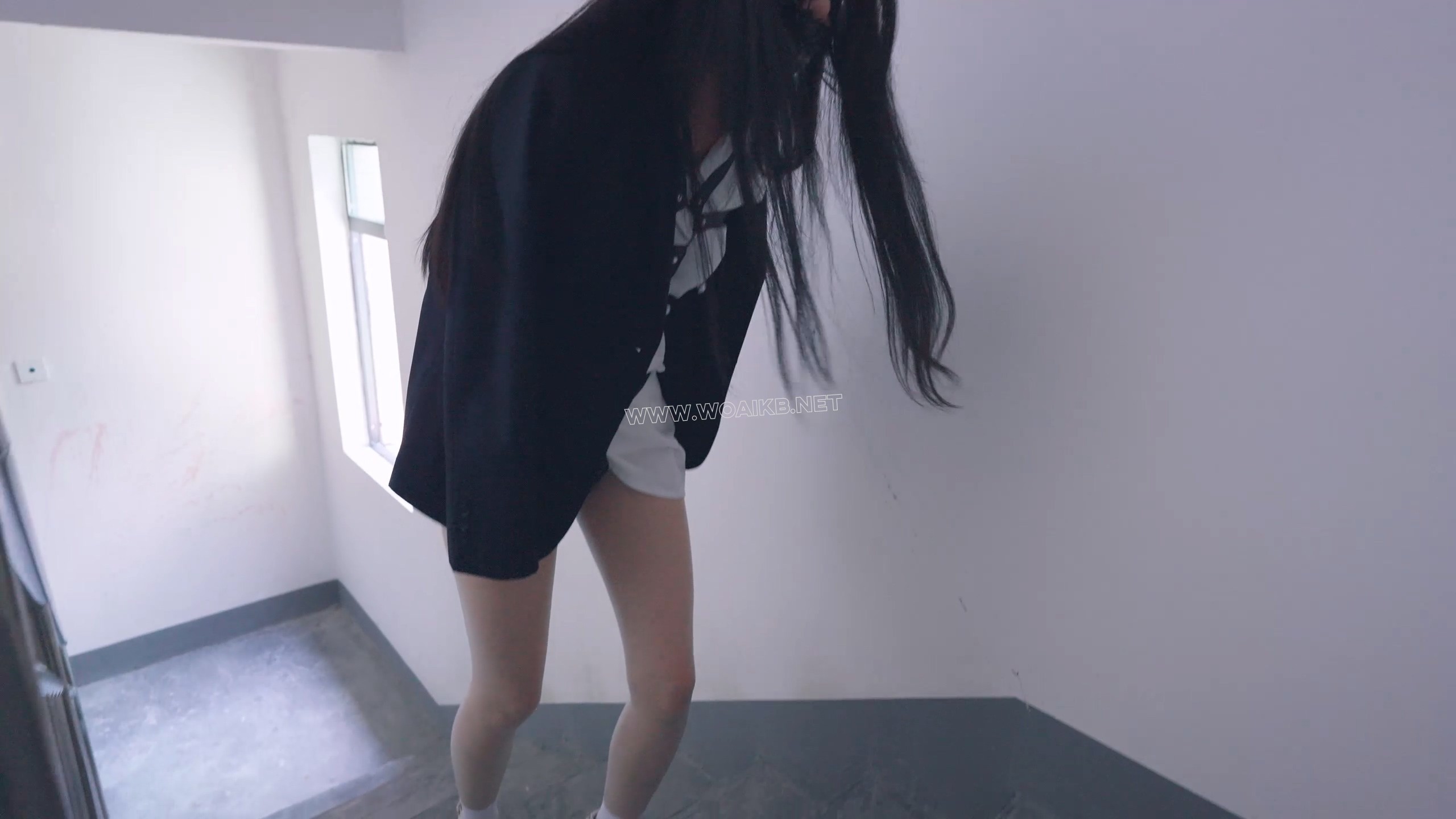 《JK小护士》医务老师被学生下Yao强迫换上JK迷晕两次 假J口罩抽动+双倍柠檬+固定AV 预览图