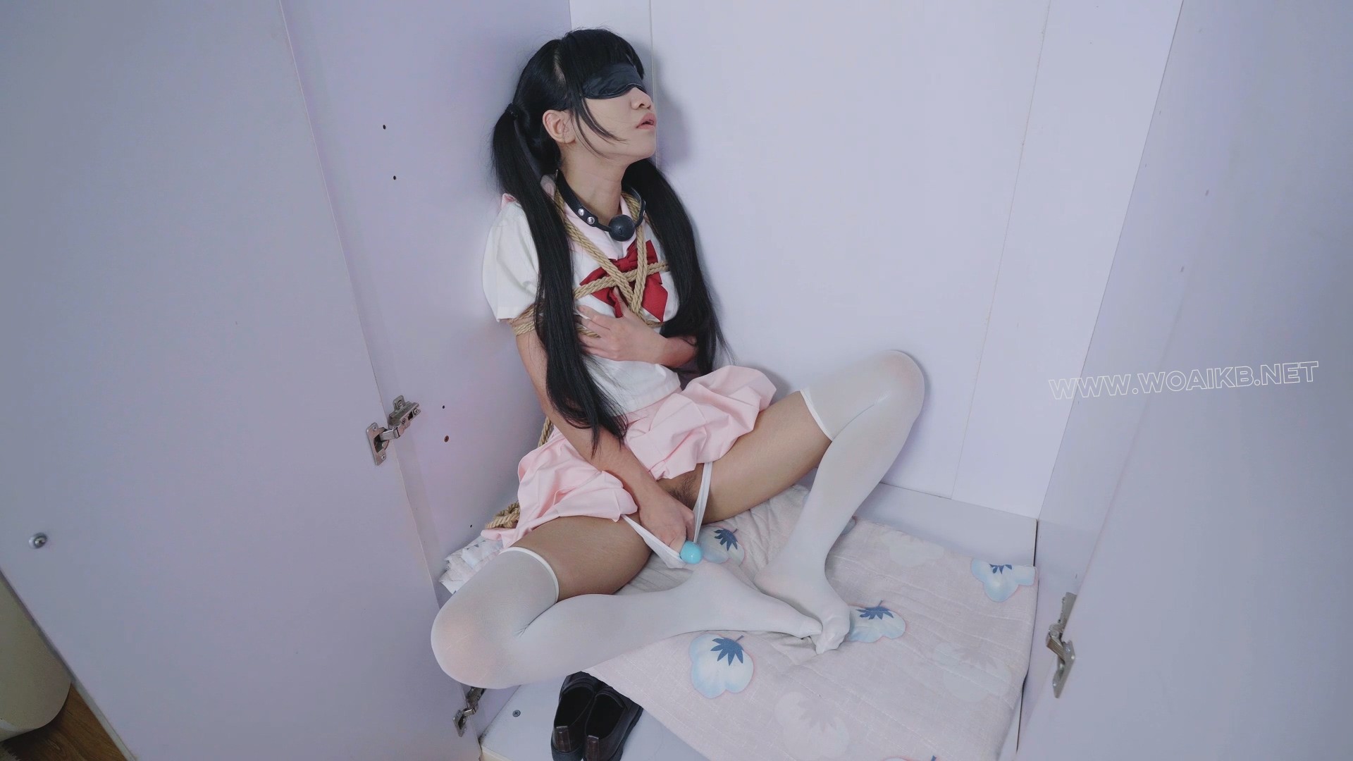 白丝JK，衣柜捆绑 预览图