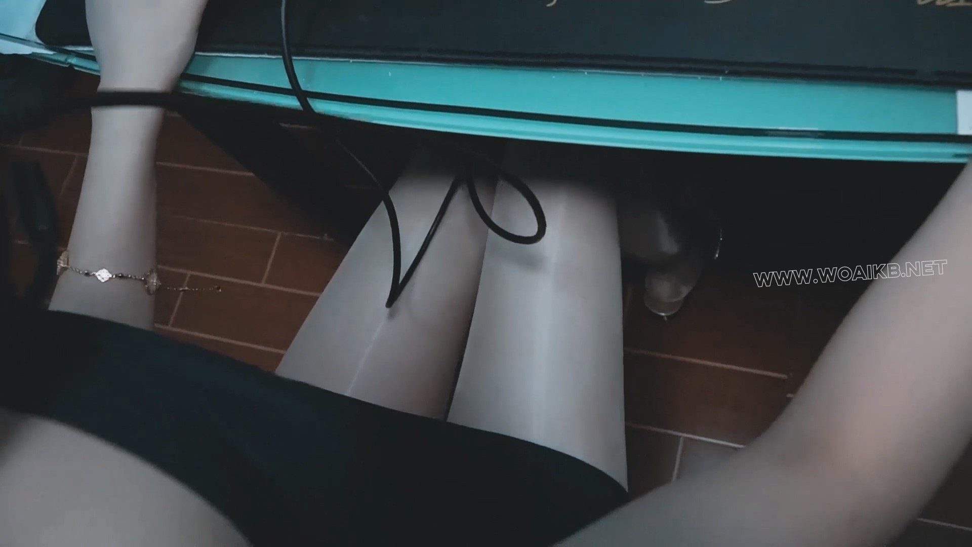 气质超好！肤白貌美大长腿女神体验绳子束缚，油亮丝袜强制gc…… 预览图