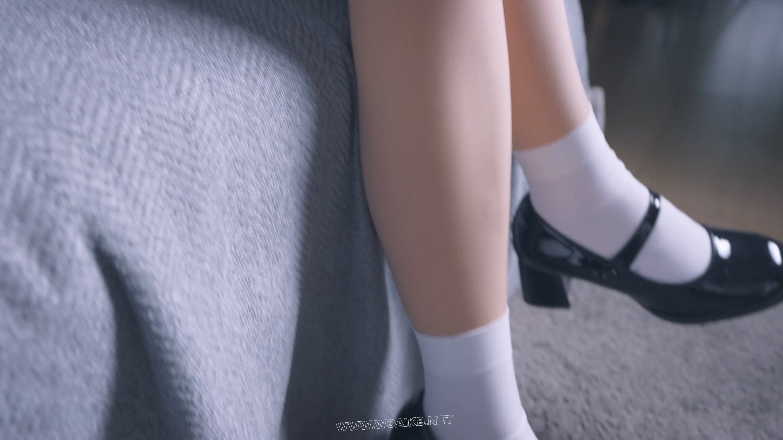 《调教M女友》被男友迷晕无情调教，假阳口塞爆插小嘴干呕流水+吊绑、跪吊、拉拽股… 封面图
