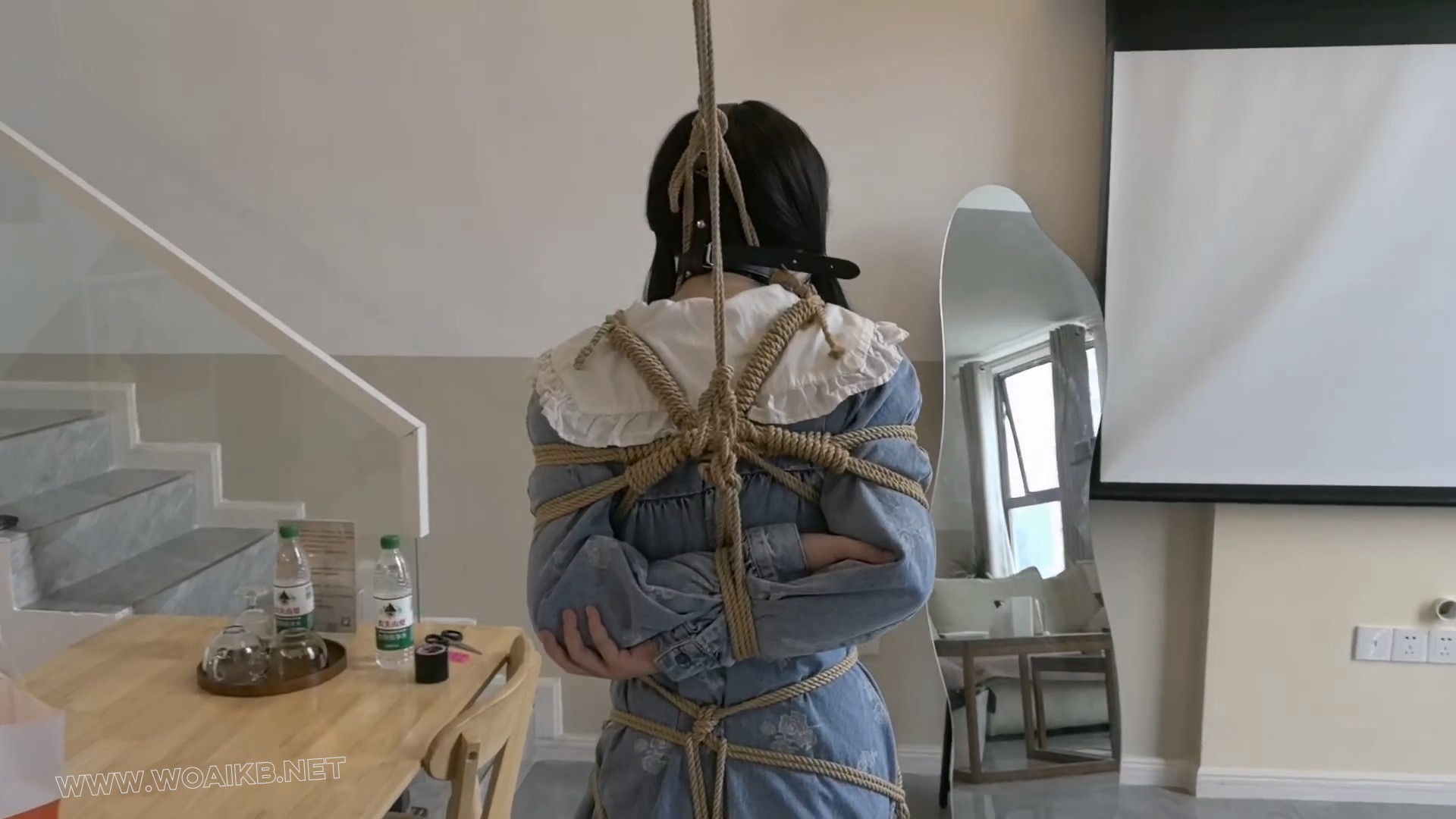 上下无内肉丝 内置小象鼻强G 绞刑半吊缚震动不断 团缚 阳具口罩深 真实口射满嘴 预览图
