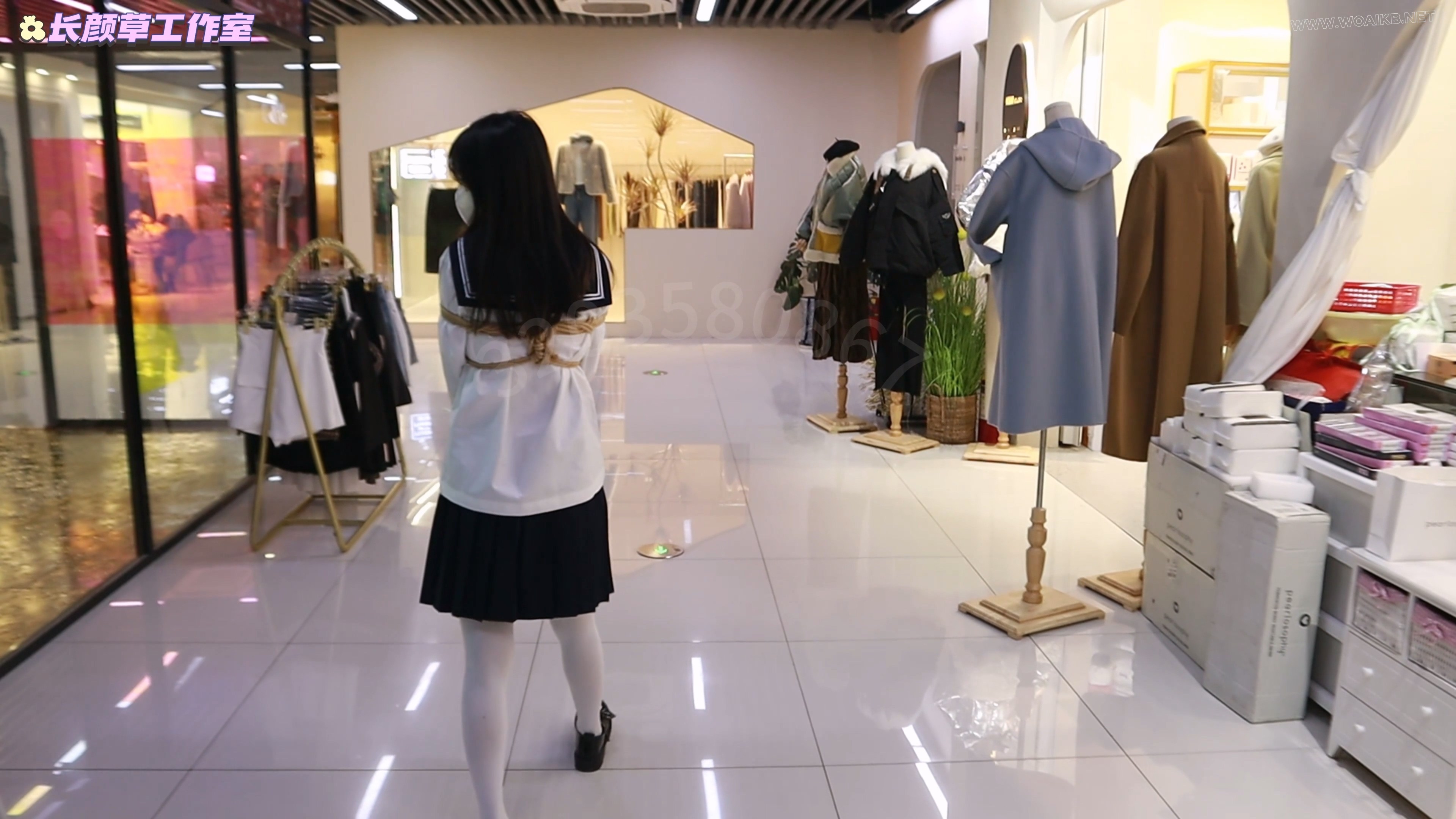 白丝水手服前缚手td白天外出 逛街逛商场 与路人等红绿灯面面相嘘 解押式捆绑外出羞 预览图
