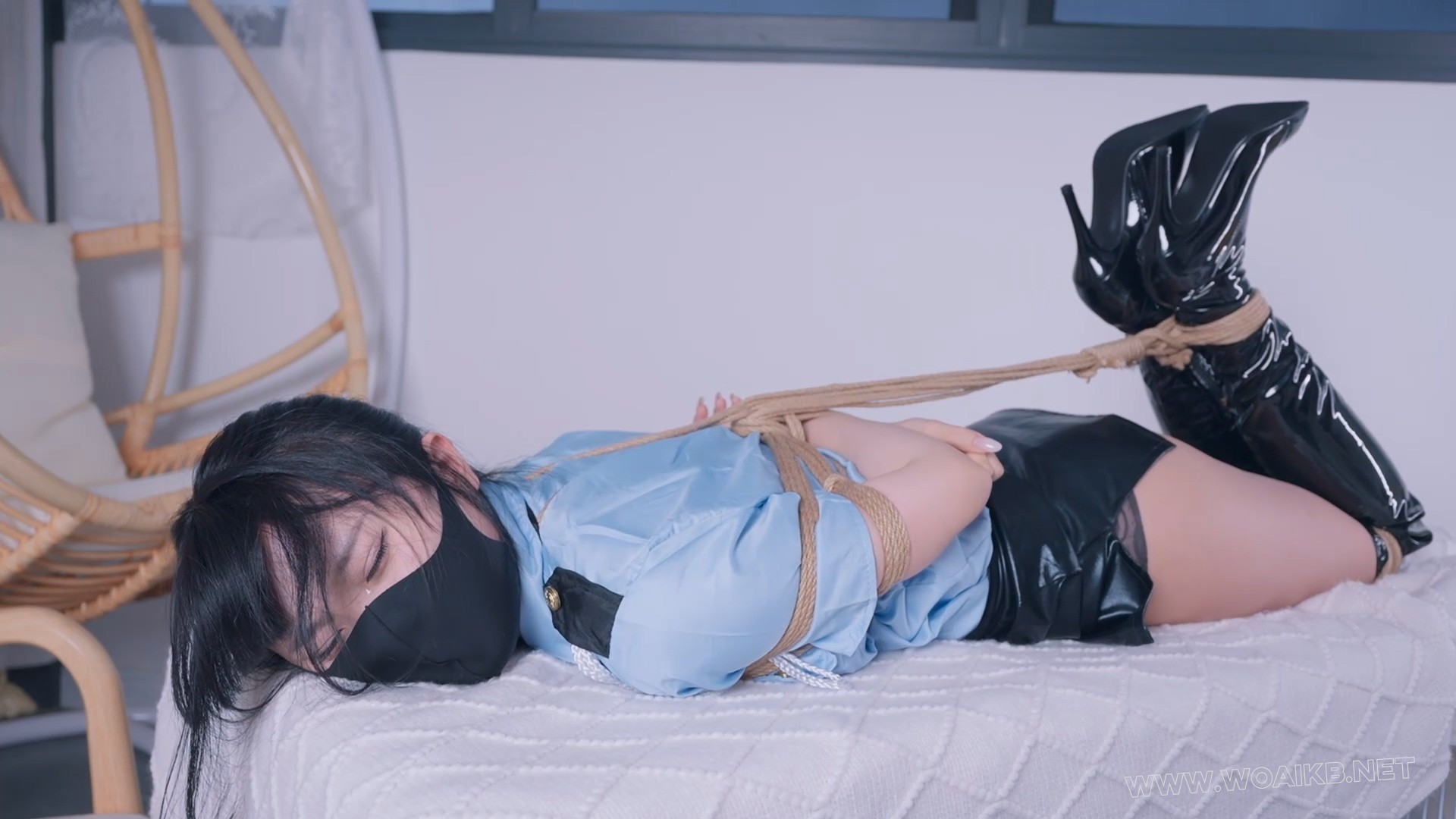 《女巡逻官》第四集 超长时间真实放置，悠米第一次体验放置，在狗笼上驷马捆绑好， 预览图