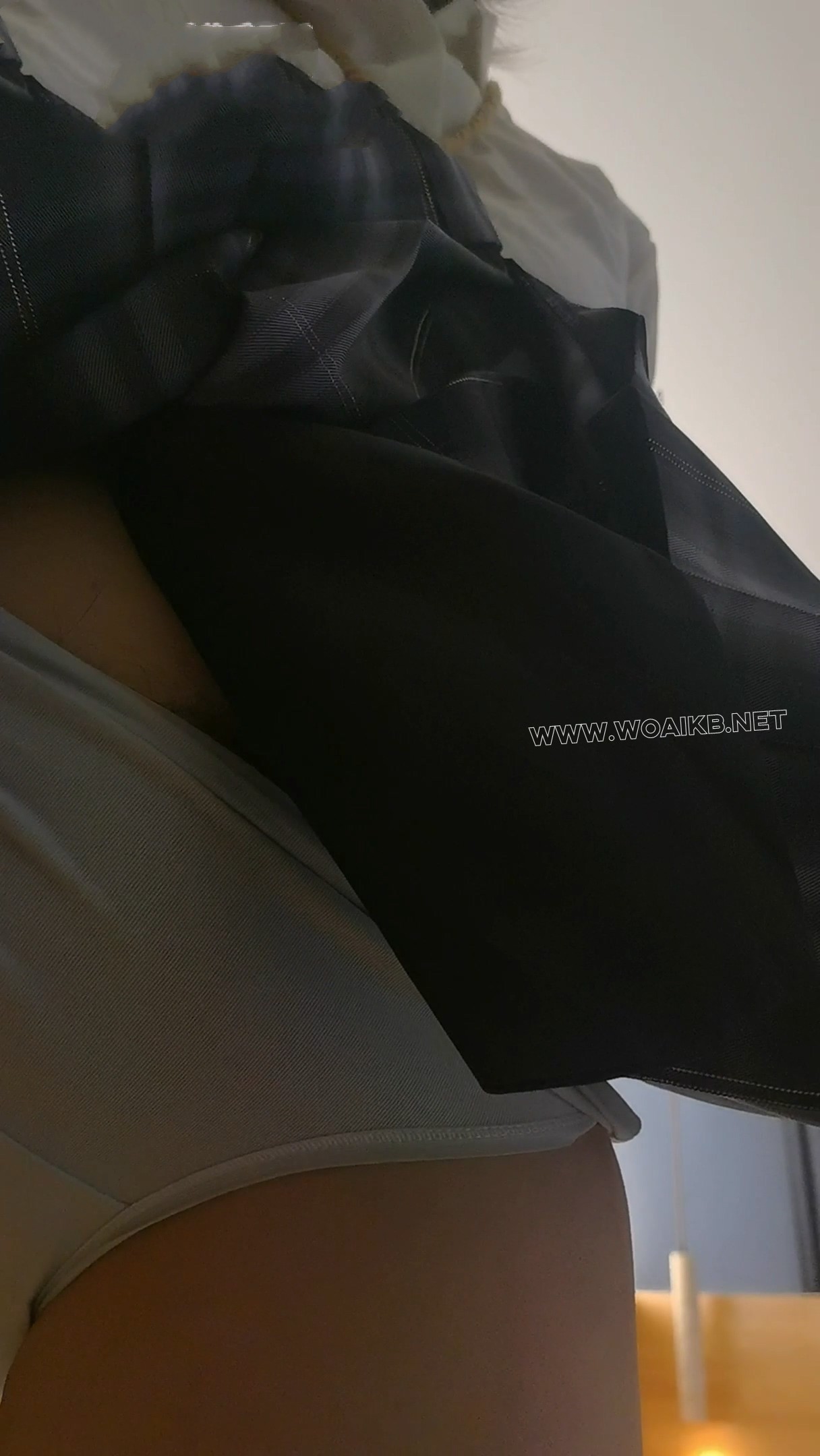 灵言单腿吊强高哭泣 预览图