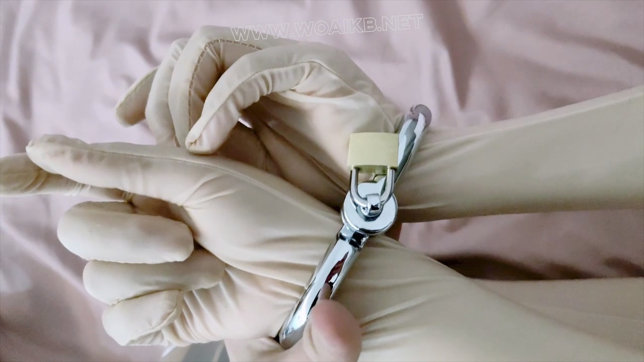 海沙超短jk连体丝袜的妹妹直臂驷马后脱光后虐ru调教 预览图